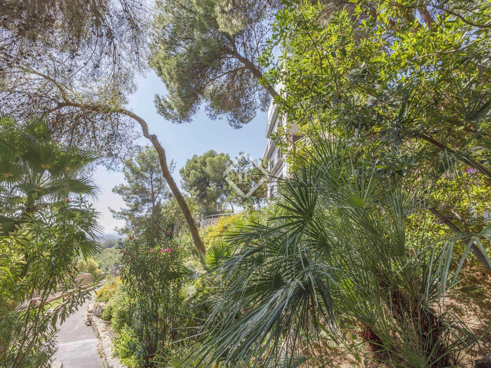 6 soveværelse Villa til salg i Chiva med swimmingpool garage - € 2.500.000 (Ref: 8934529)