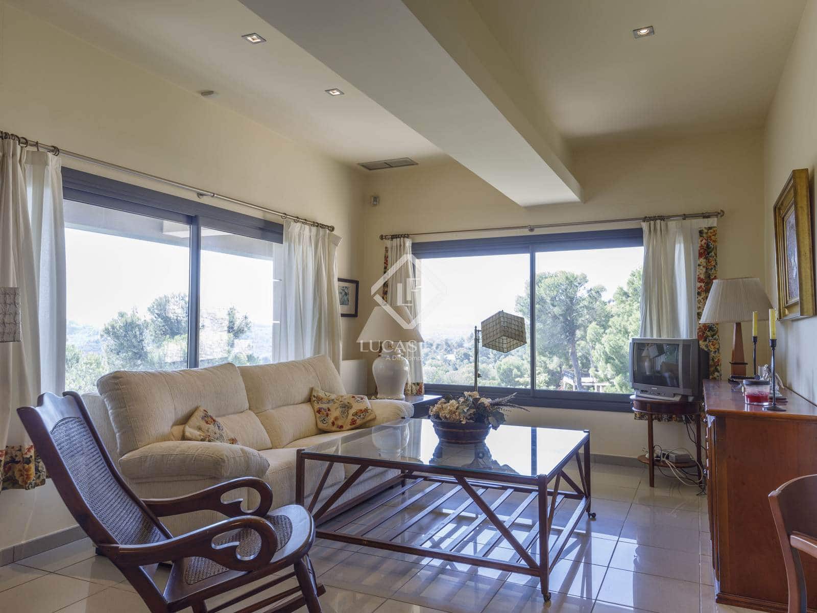 6 soveværelse Villa til salg i Chiva med swimmingpool garage - € 2.500.000 (Ref: 8934529)