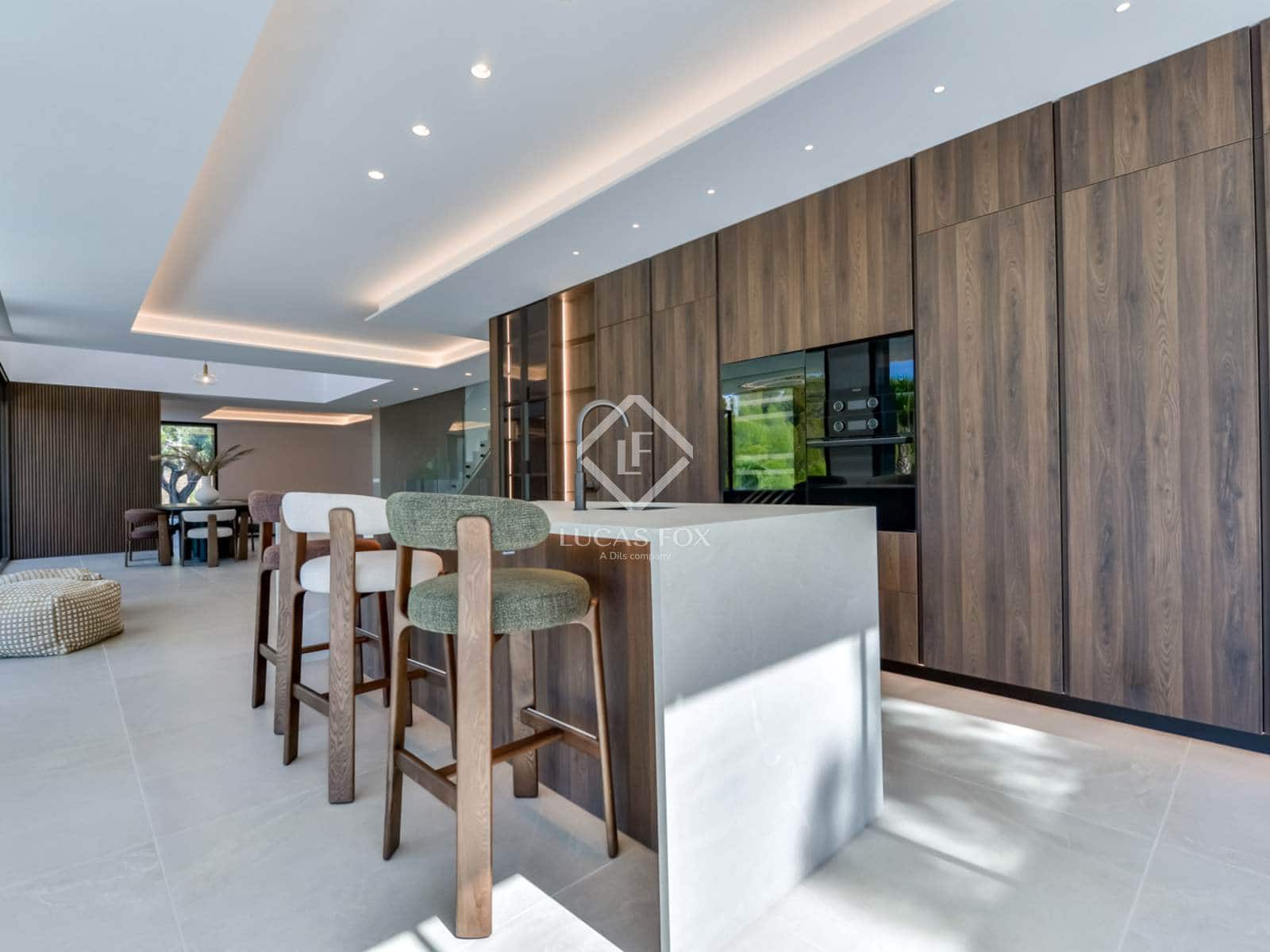 4 bedroom Villa for sale in Altea with pool garage - € 2,795,000 (Ref: 8934607)