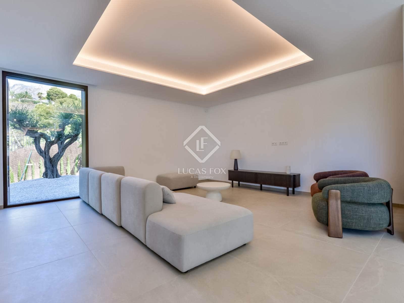 4 bedroom Villa for sale in Altea with pool garage - € 2,795,000 (Ref: 8934607)