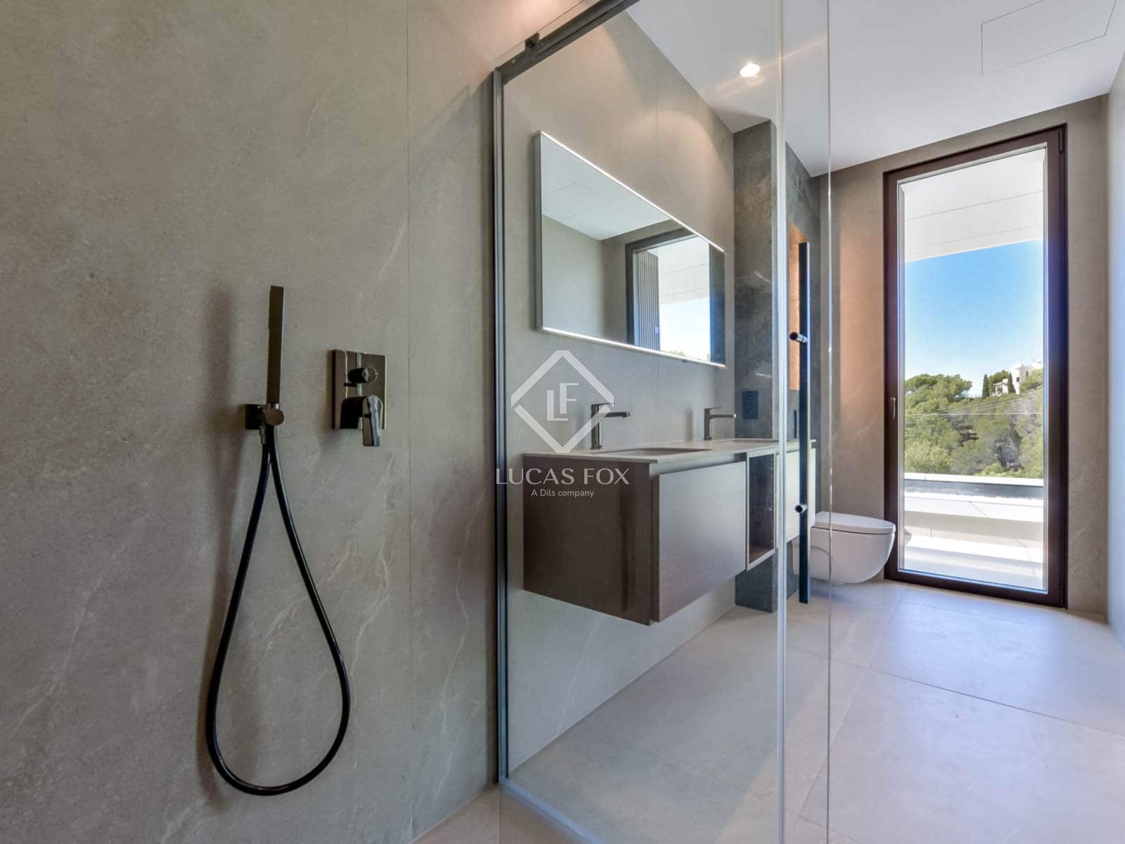 4 bedroom Villa for sale in Altea with pool garage - € 2,795,000 (Ref: 8934607)