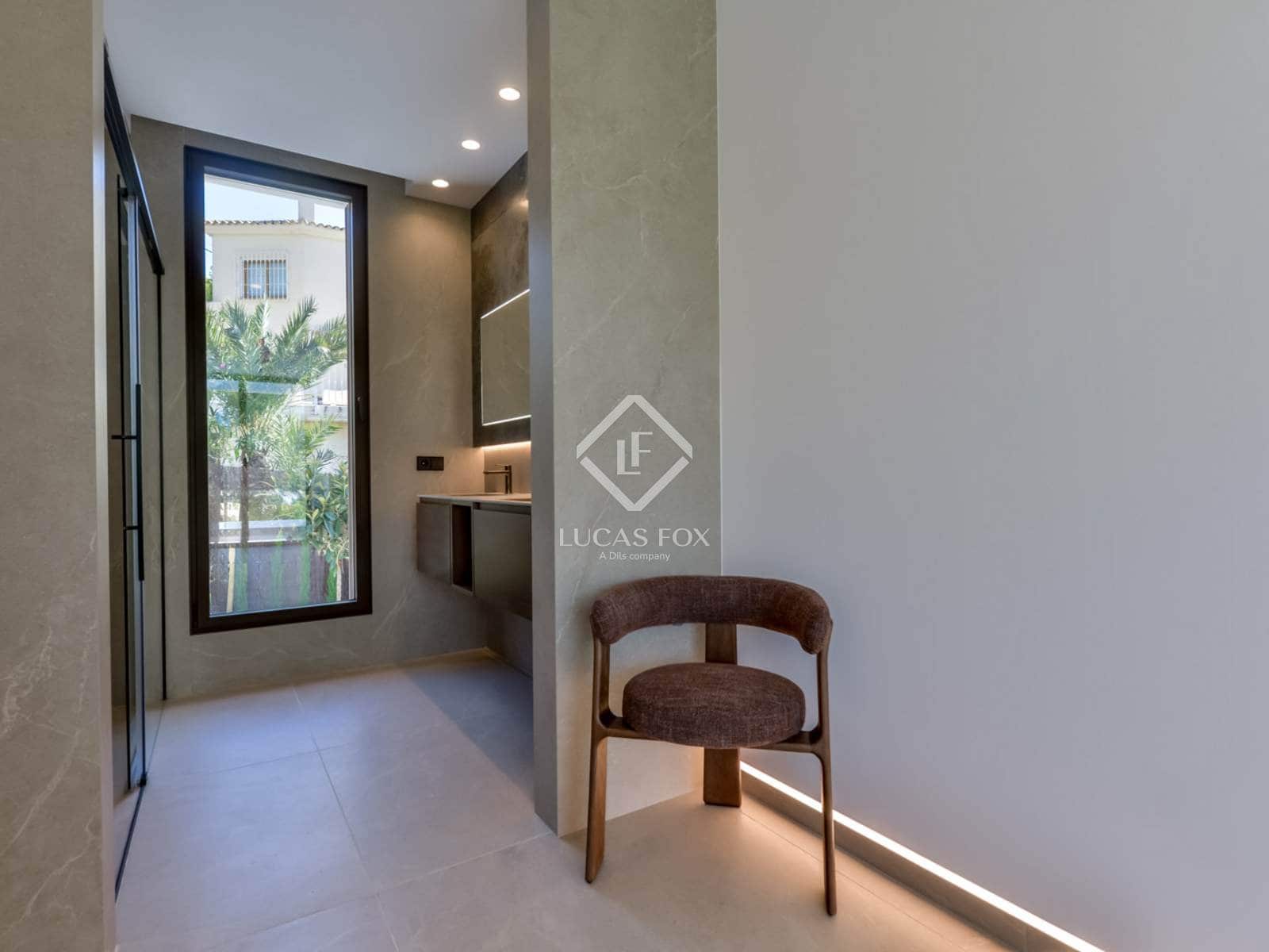 4 bedroom Villa for sale in Altea with pool garage - € 2,795,000 (Ref: 8934607)