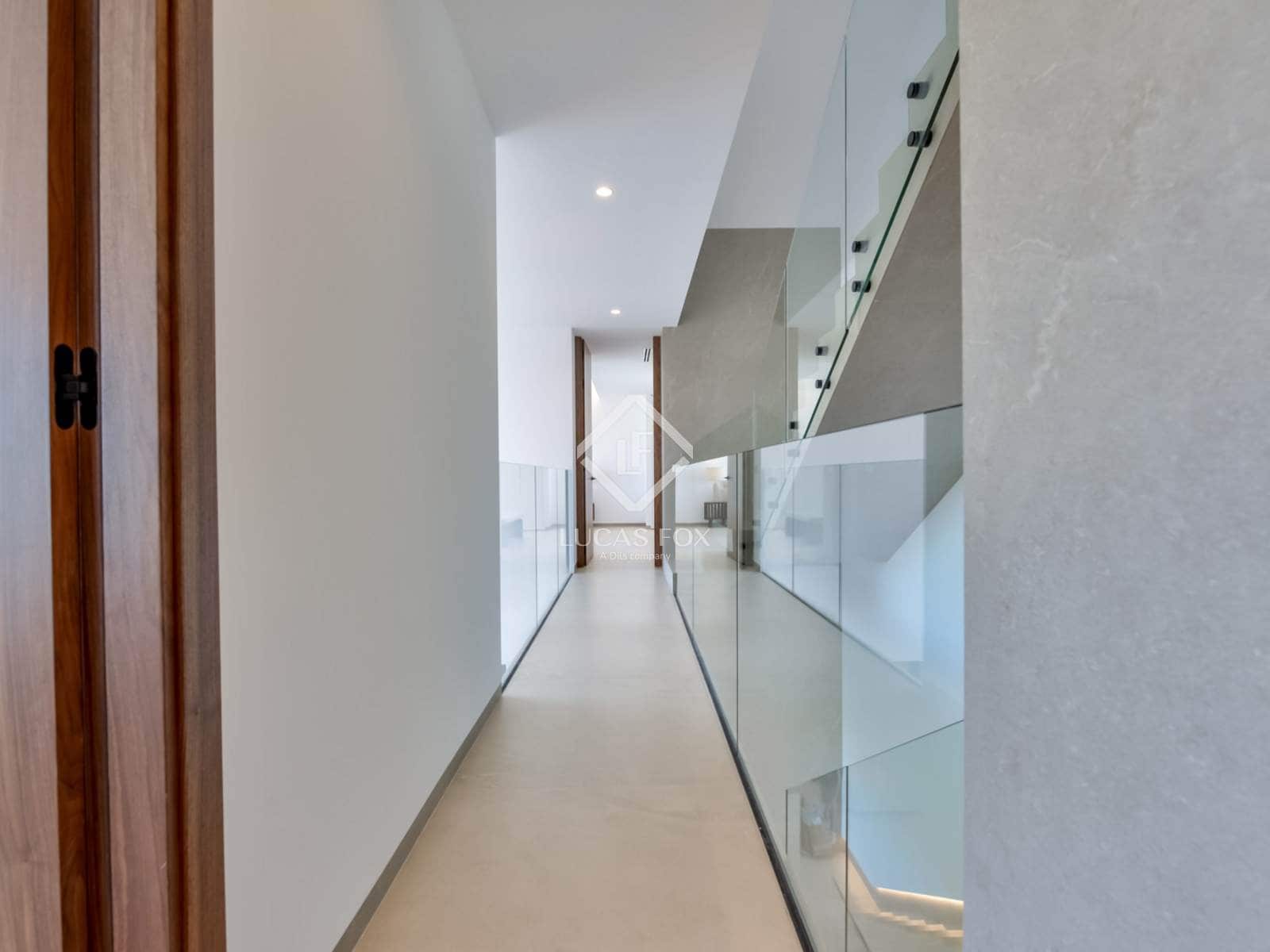 4 bedroom Villa for sale in Altea with pool garage - € 2,795,000 (Ref: 8934607)