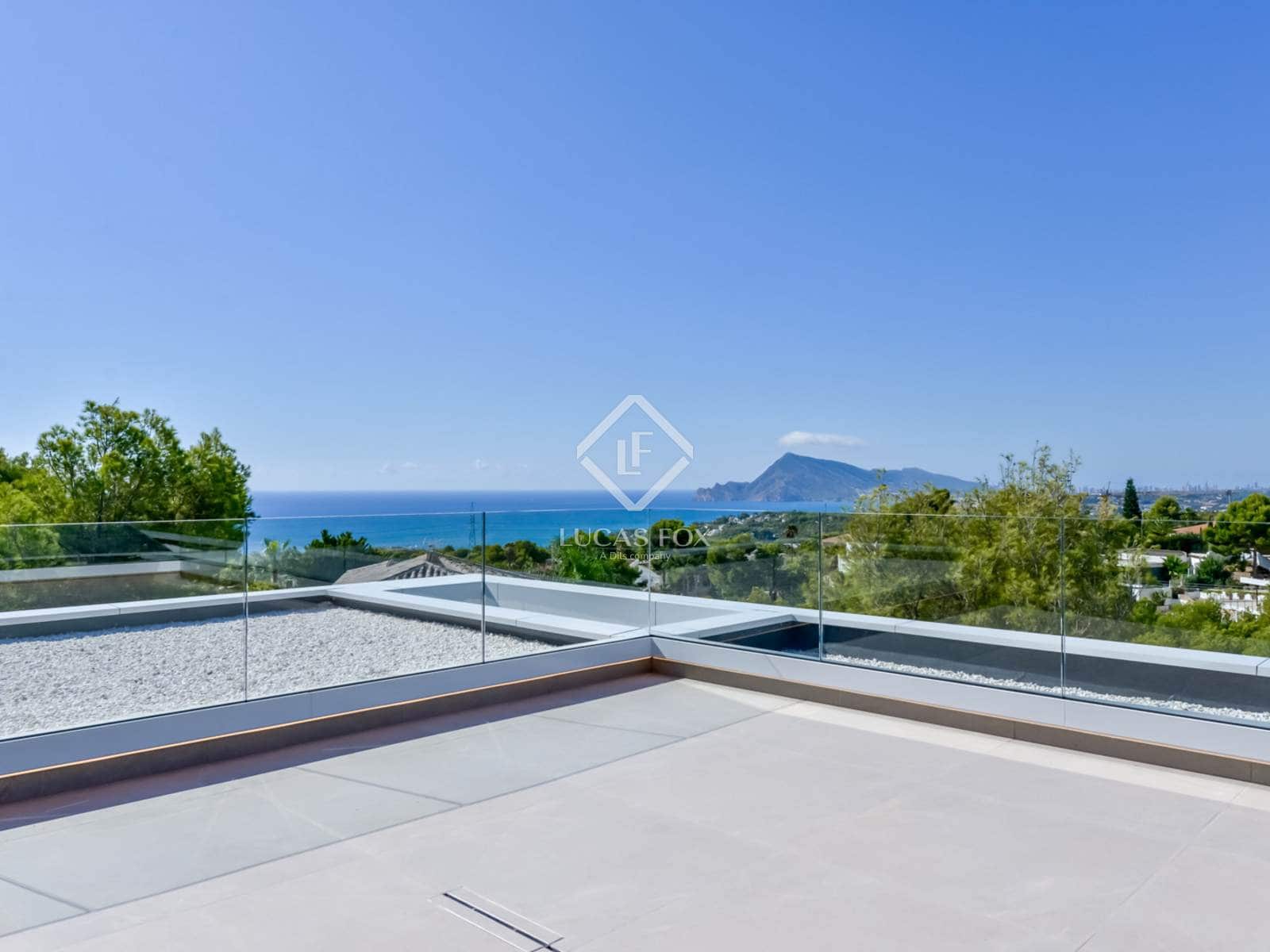 4 bedroom Villa for sale in Altea with pool garage - € 2,795,000 (Ref: 8934607)