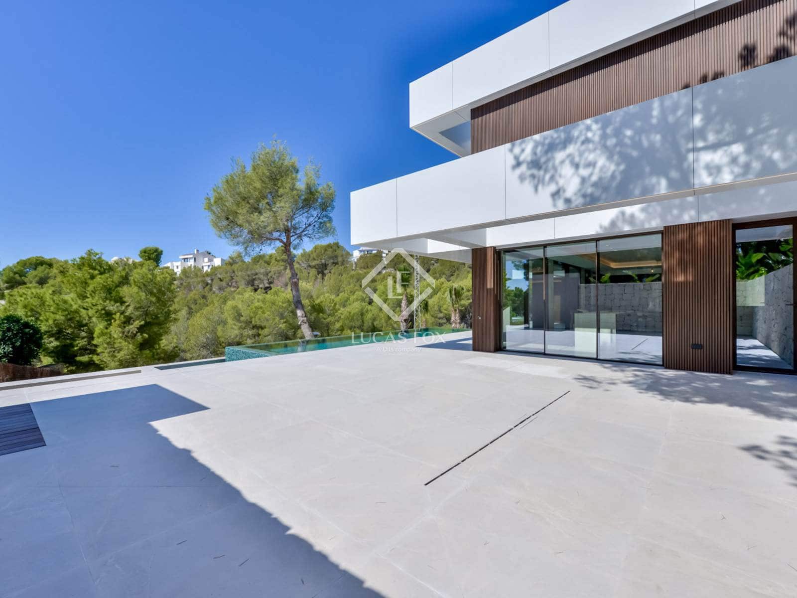 4 bedroom Villa for sale in Altea with pool garage - € 2,795,000 (Ref: 8934607)