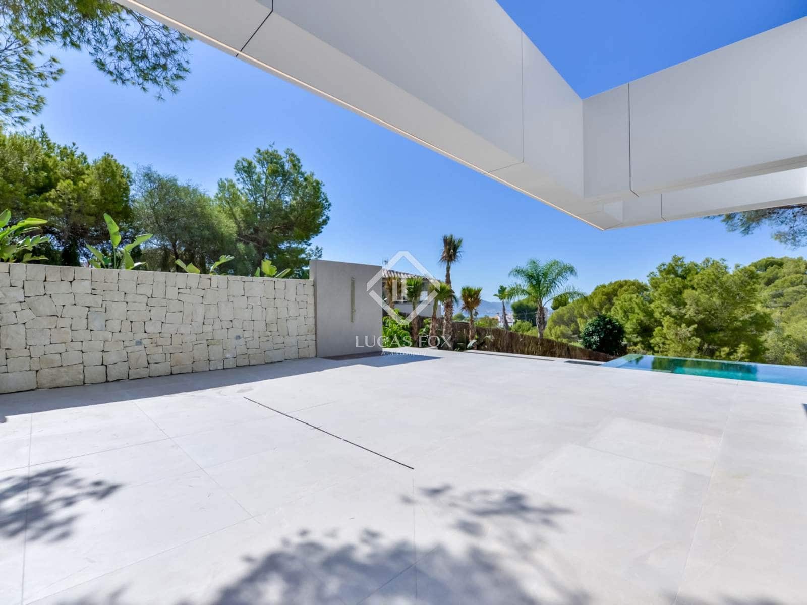 4 bedroom Villa for sale in Altea with pool garage - € 2,795,000 (Ref: 8934607)