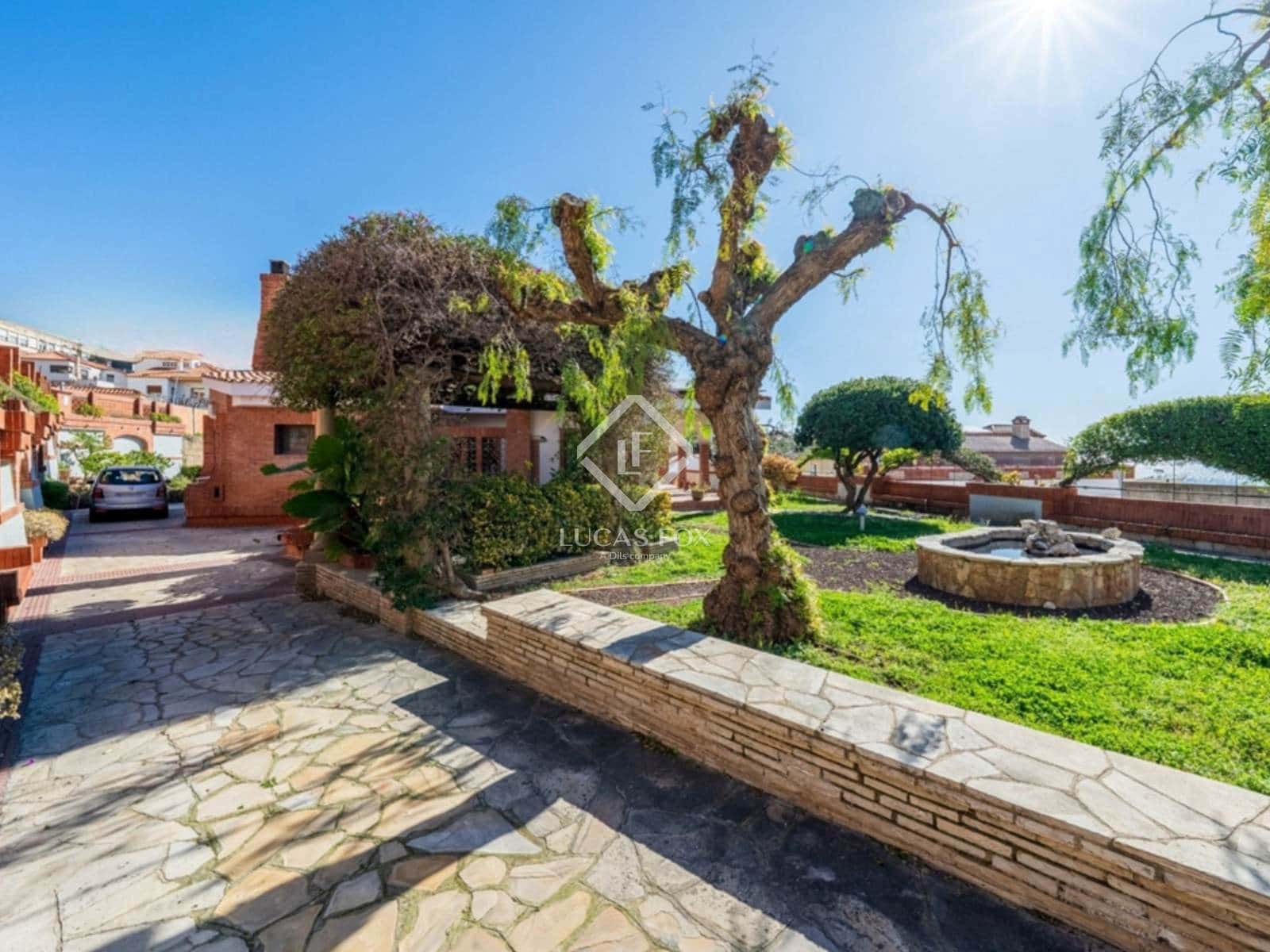 8 soveværelse Villa til salg i Tarragona by med swimmingpool garage - € 1.595.000 (Ref: 8936372)