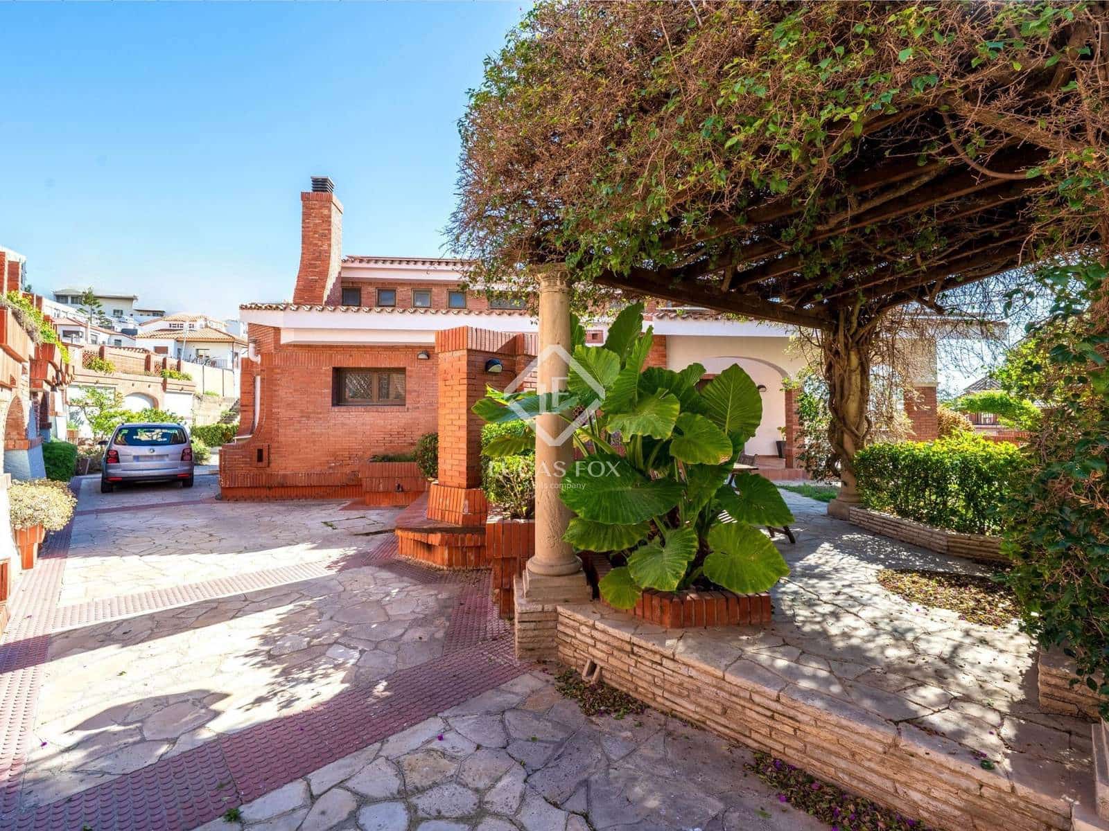 8 soveværelse Villa til salg i Tarragona by med swimmingpool garage - € 1.595.000 (Ref: 8936372)