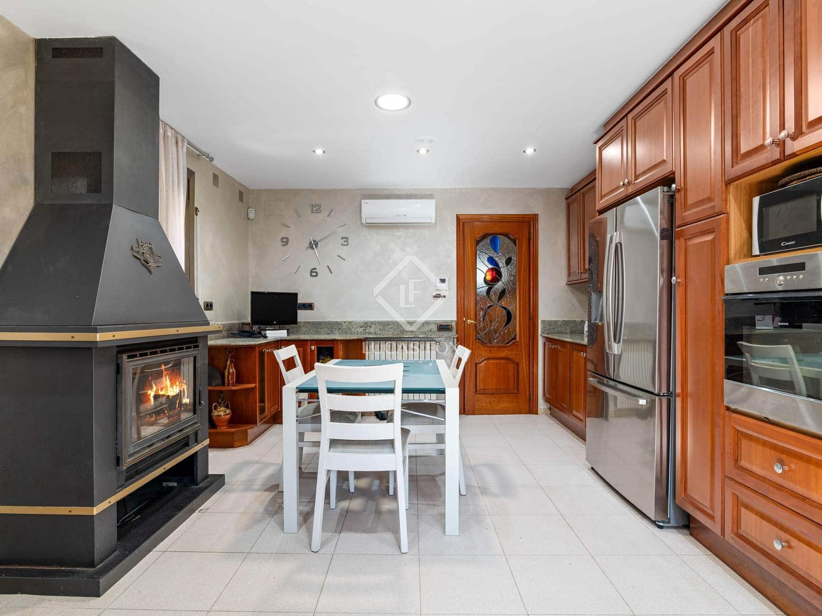 8 soveværelse Villa til salg i Tarragona by med swimmingpool garage - € 1.595.000 (Ref: 8936372)