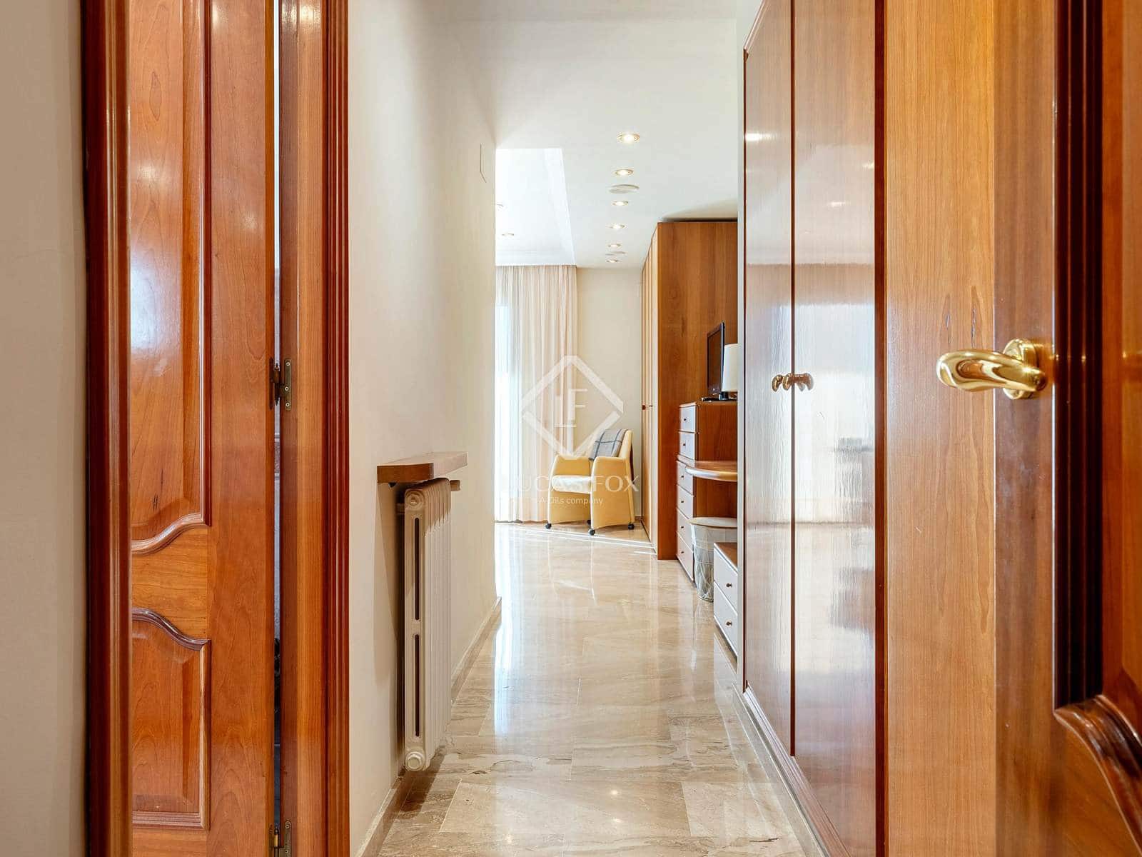 8 soveværelse Villa til salg i Tarragona by med swimmingpool garage - € 1.595.000 (Ref: 8936372)