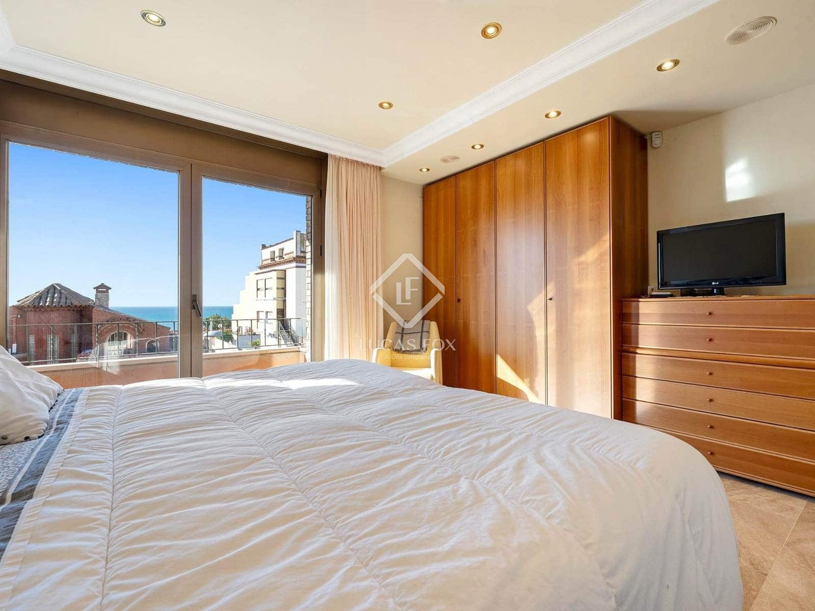 8 soveværelse Villa til salg i Tarragona by med swimmingpool garage - € 1.595.000 (Ref: 8936372)