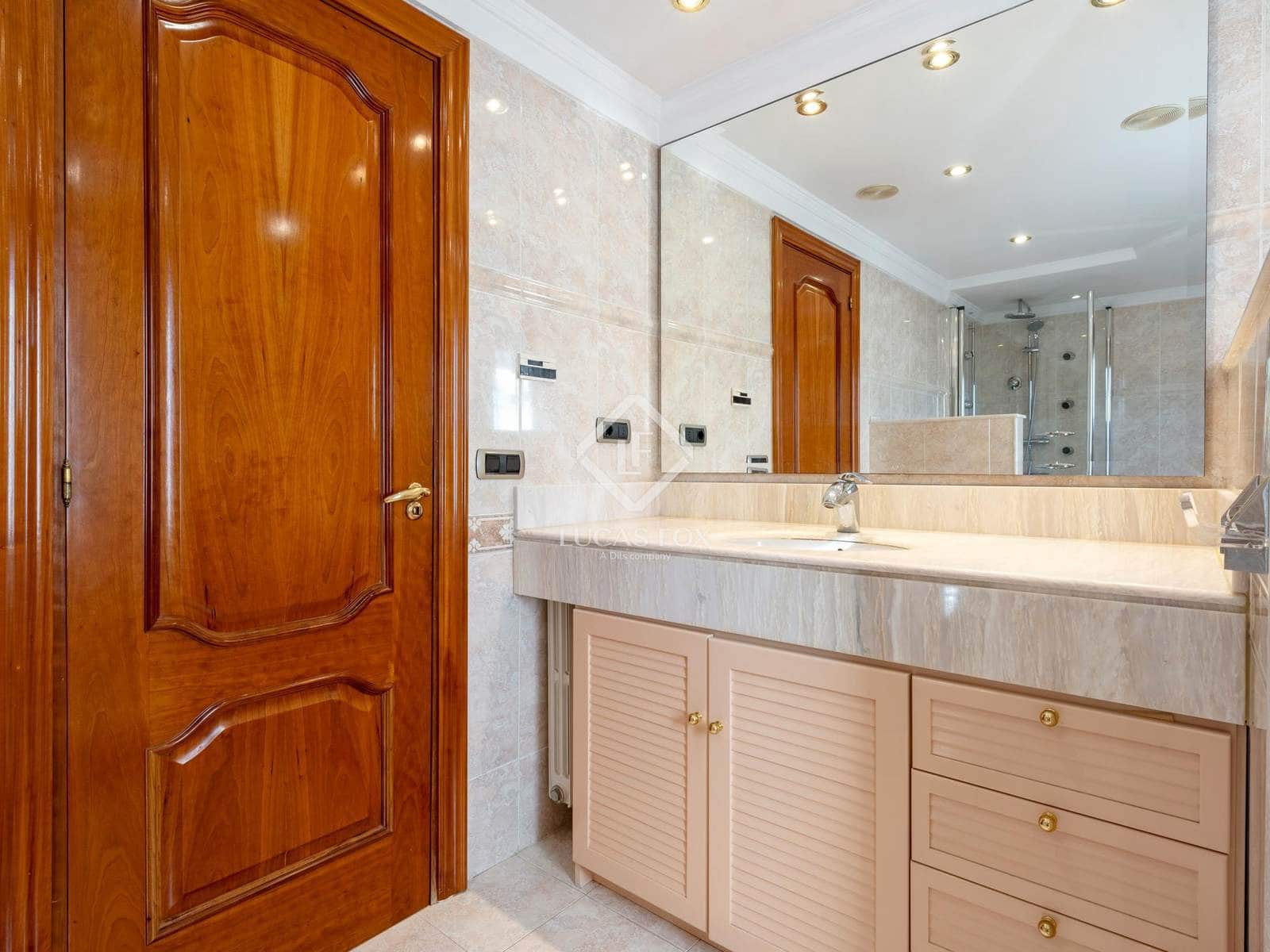 8 soveværelse Villa til salg i Tarragona by med swimmingpool garage - € 1.595.000 (Ref: 8936372)