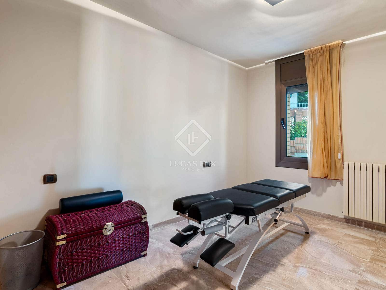 8 soveværelse Villa til salg i Tarragona by med swimmingpool garage - € 1.595.000 (Ref: 8936372)