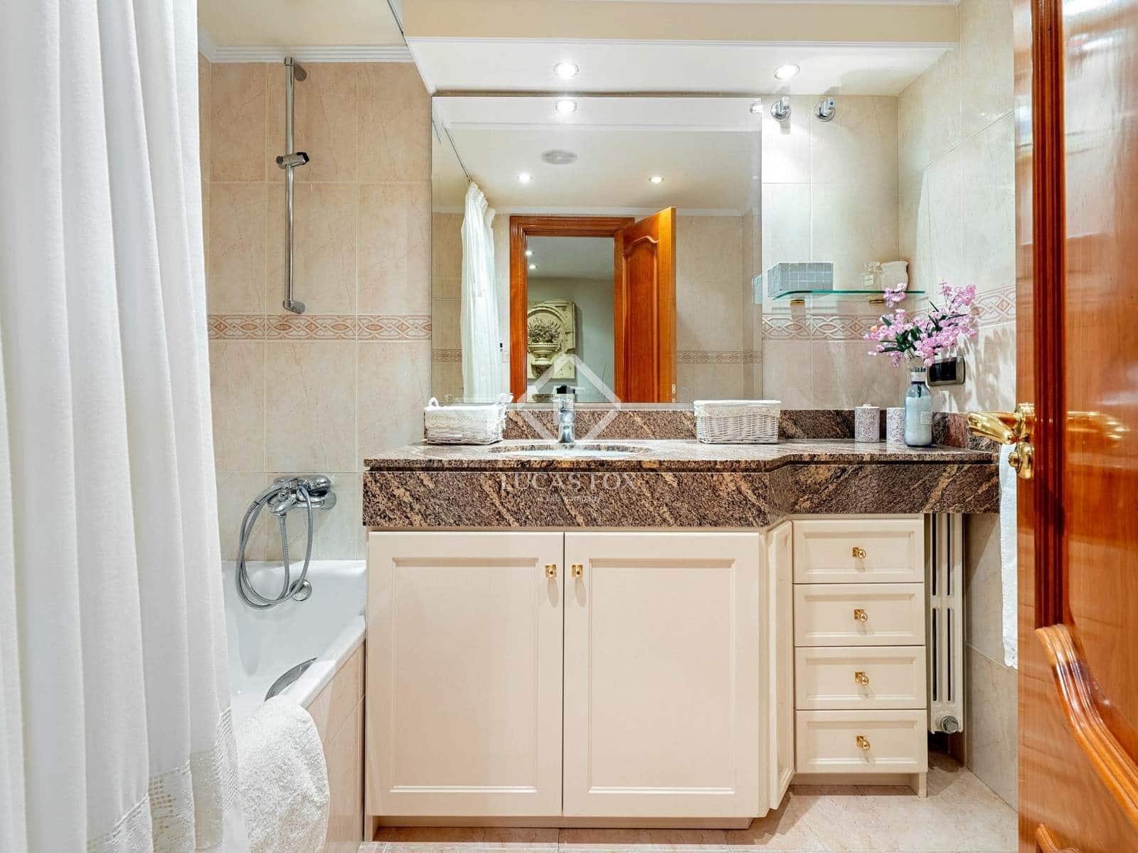 8 soveværelse Villa til salg i Tarragona by med swimmingpool garage - € 1.595.000 (Ref: 8936372)