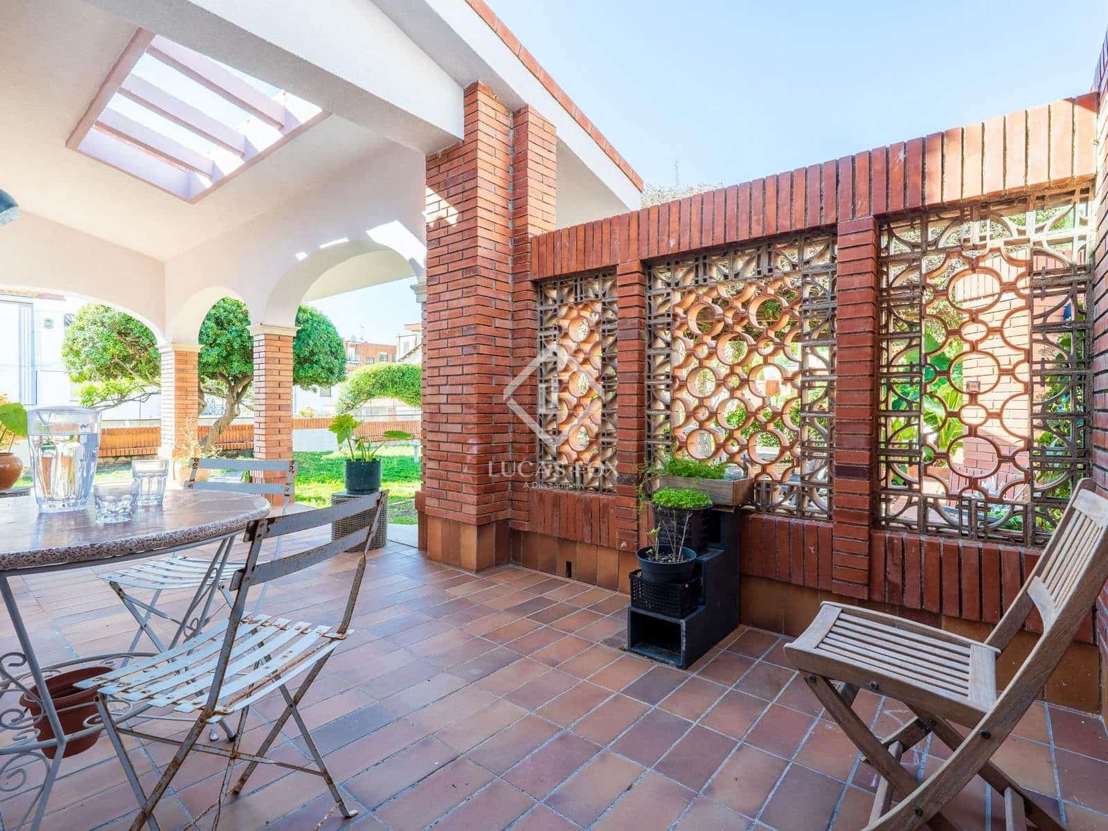 8 soveværelse Villa til salg i Tarragona by med swimmingpool garage - € 1.595.000 (Ref: 8936372)