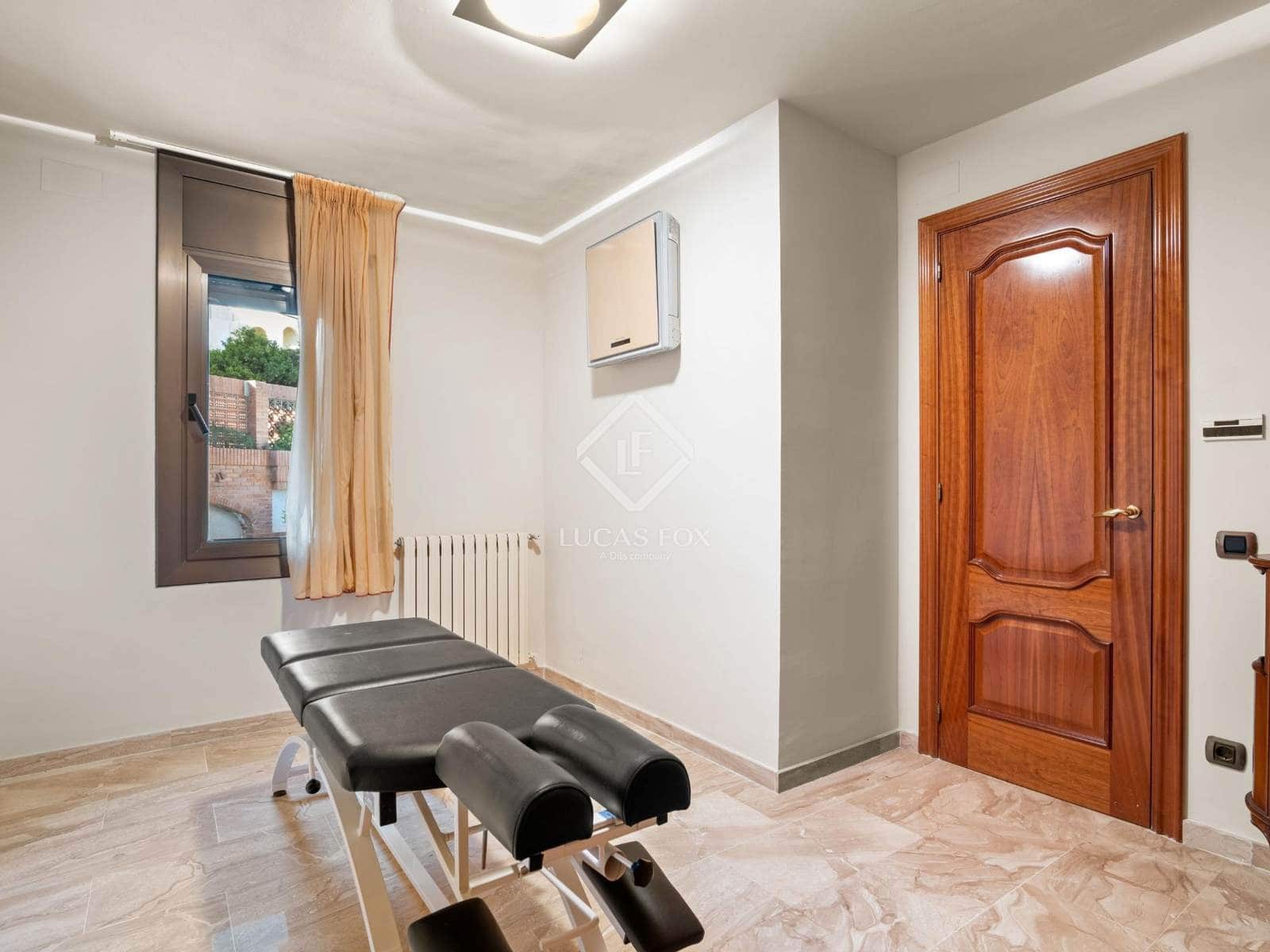 8 soveværelse Villa til salg i Tarragona by med swimmingpool garage - € 1.595.000 (Ref: 8936372)