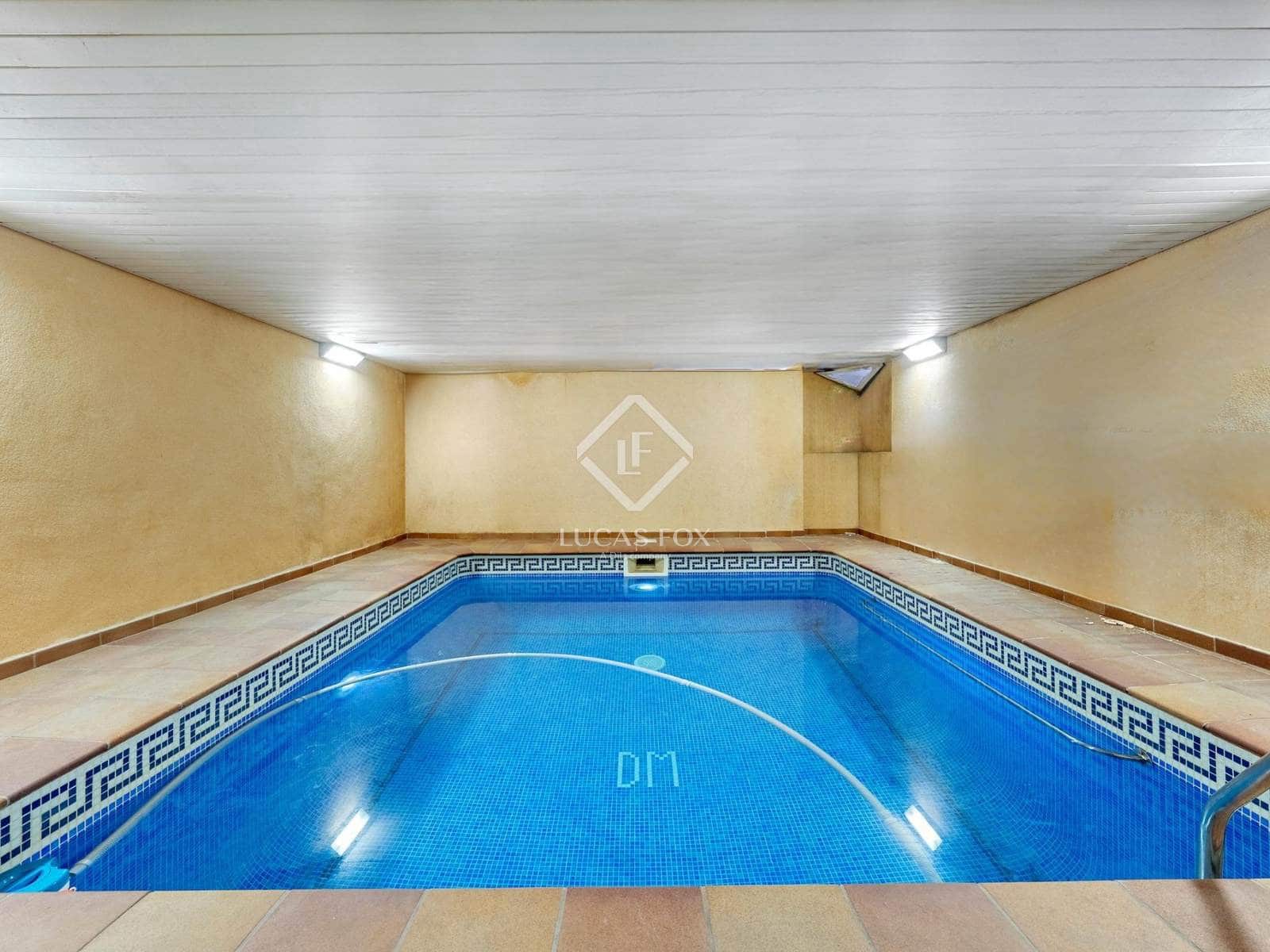 8 soveværelse Villa til salg i Tarragona by med swimmingpool garage - € 1.595.000 (Ref: 8936372)