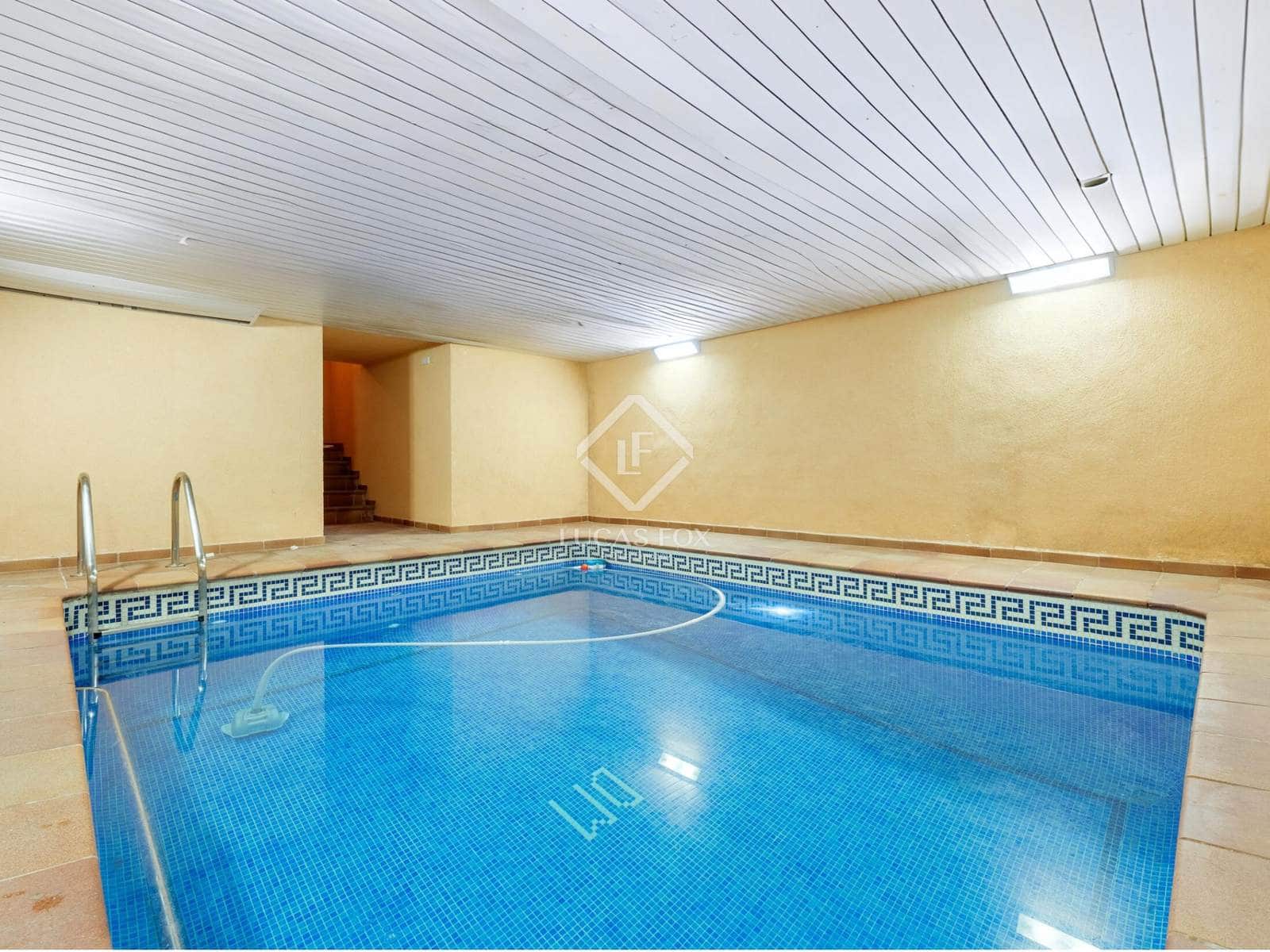 8 soveværelse Villa til salg i Tarragona by med swimmingpool garage - € 1.595.000 (Ref: 8936372)