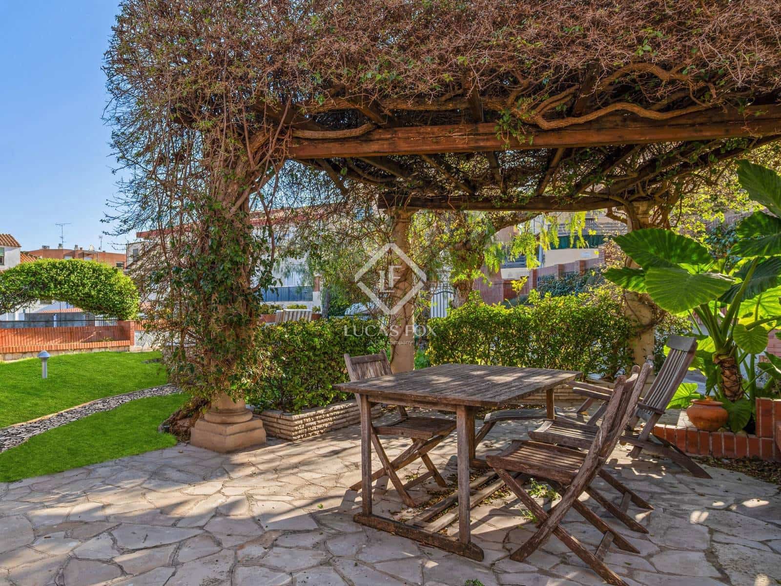 8 soveværelse Villa til salg i Tarragona by med swimmingpool garage - € 1.595.000 (Ref: 8936372)