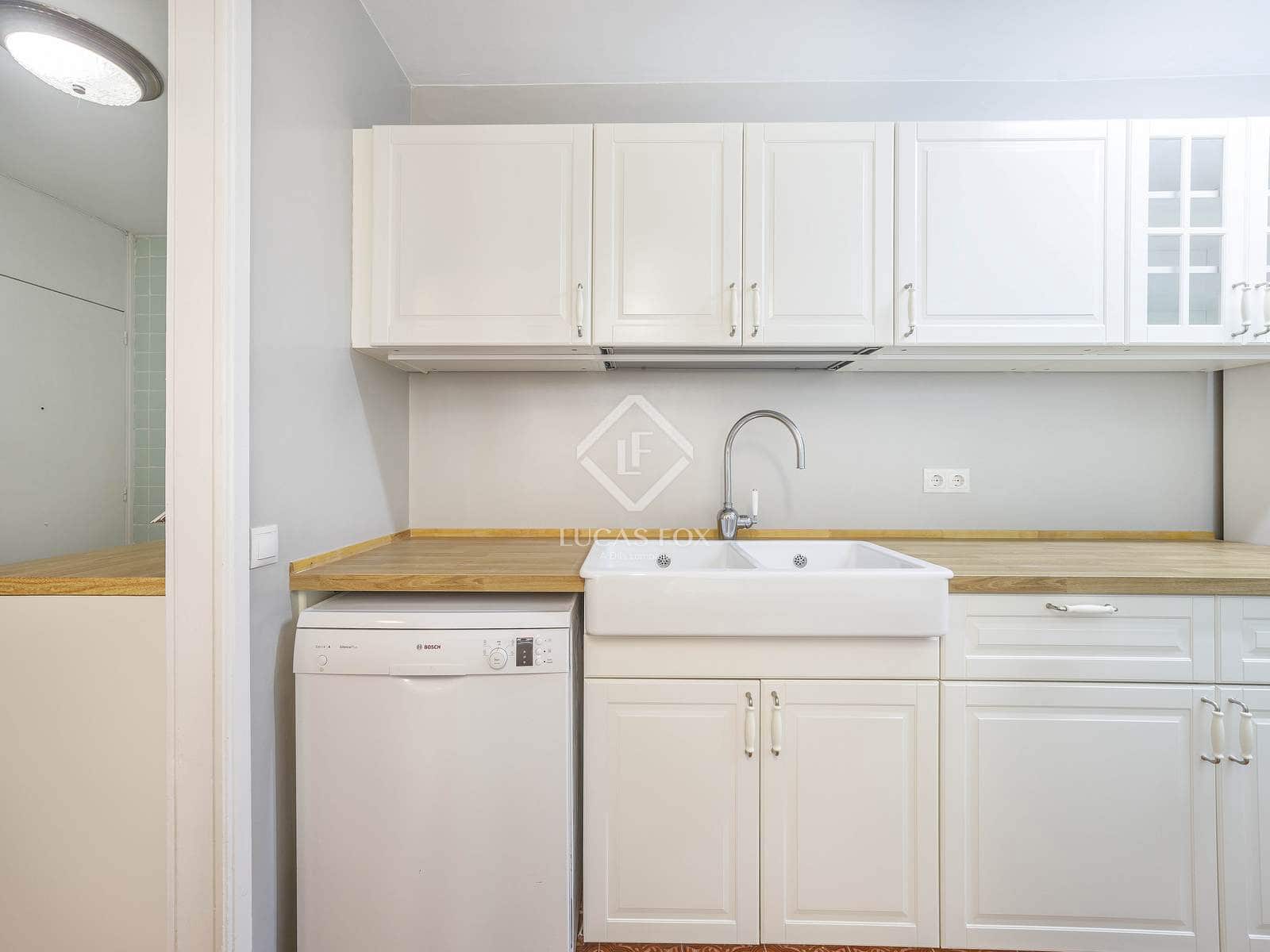 Apartamento de 6 habitaciones en València ciudad en alquiler - 2.700 € (Ref: 8936373)