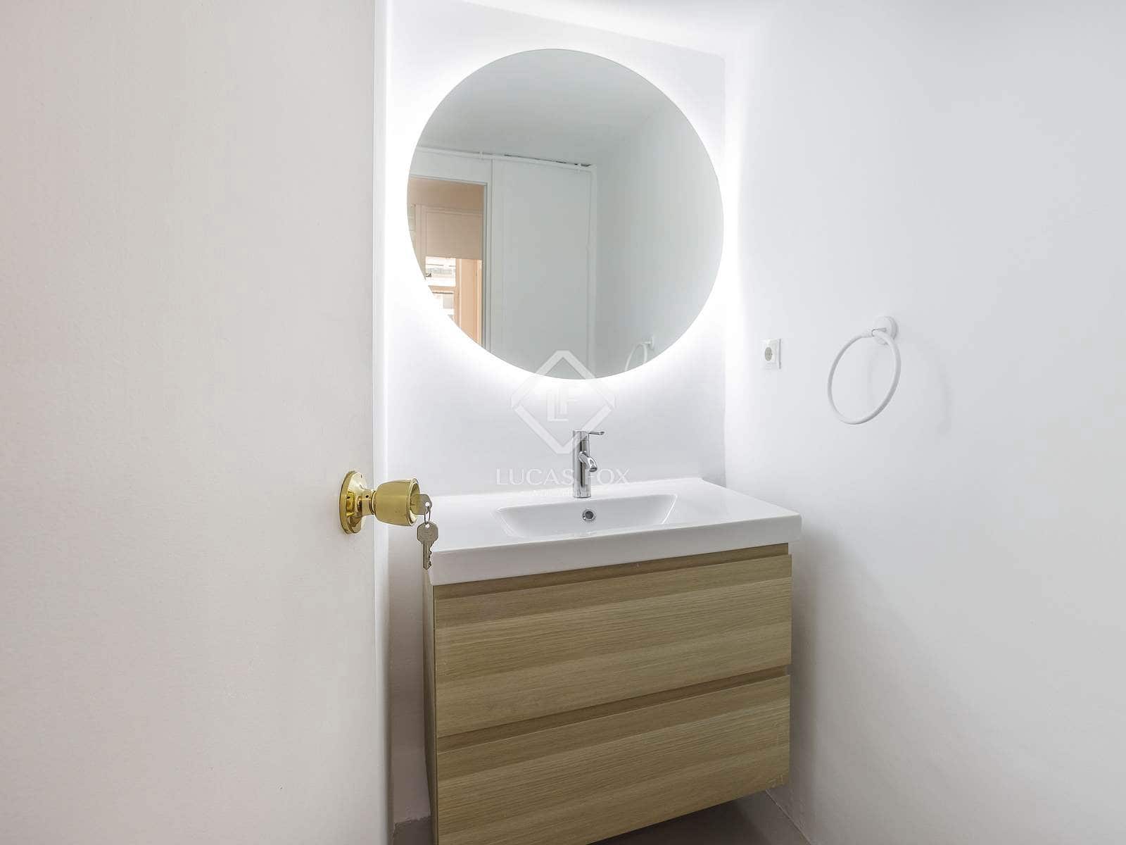 Apartamento de 6 habitaciones en València ciudad en alquiler - 2.700 € (Ref: 8936373)