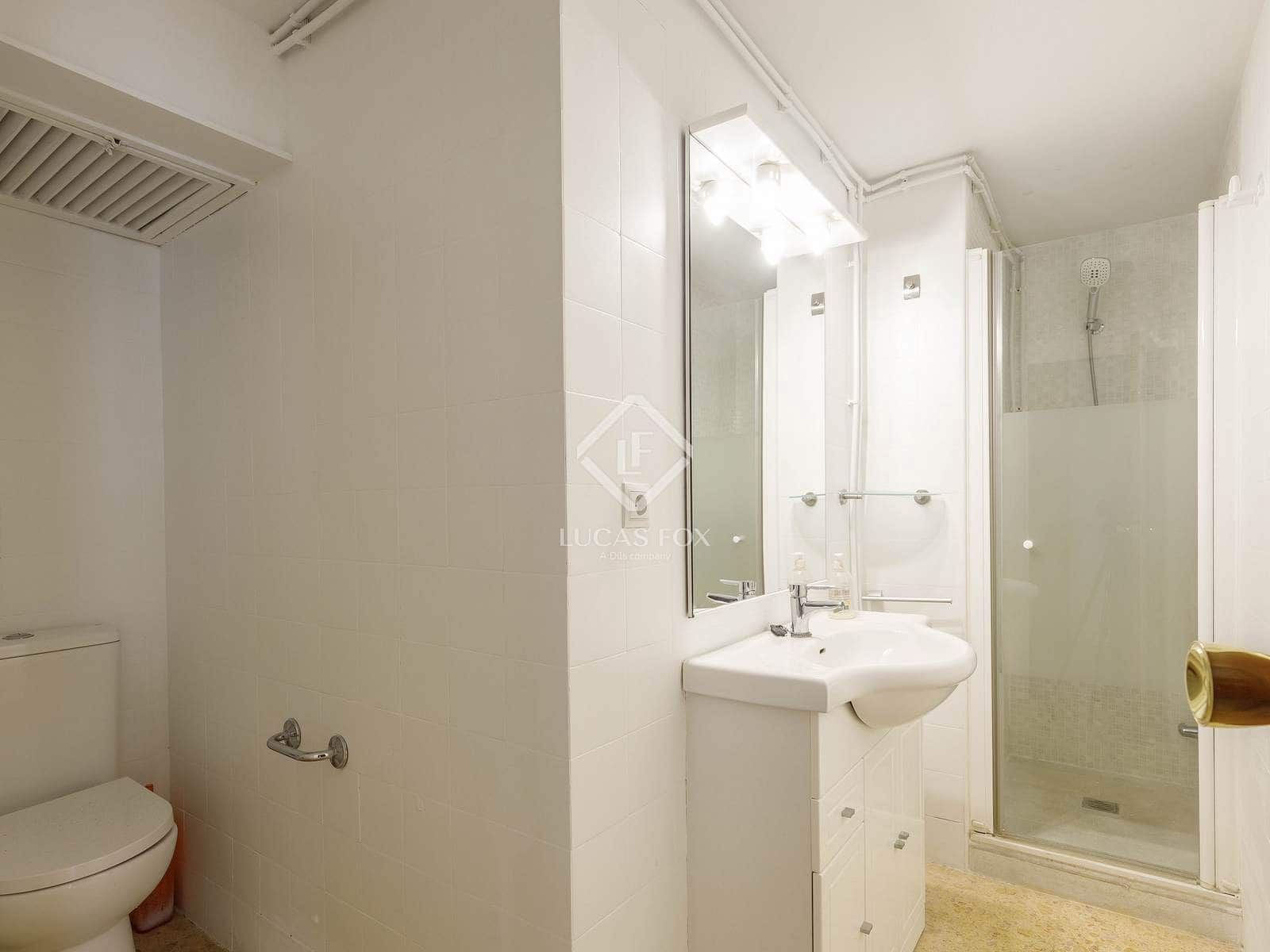 Apartamento de 6 habitaciones en València ciudad en alquiler - 2.700 € (Ref: 8936373)