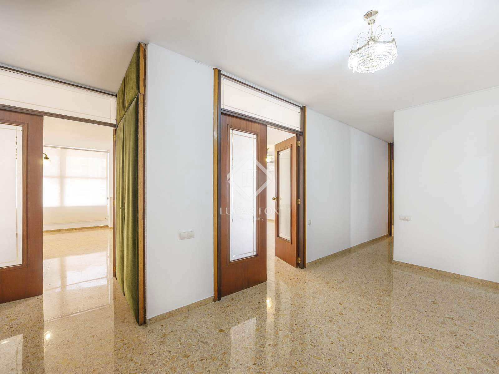 Apartamento de 6 habitaciones en València ciudad en alquiler - 2.700 € (Ref: 8936373)