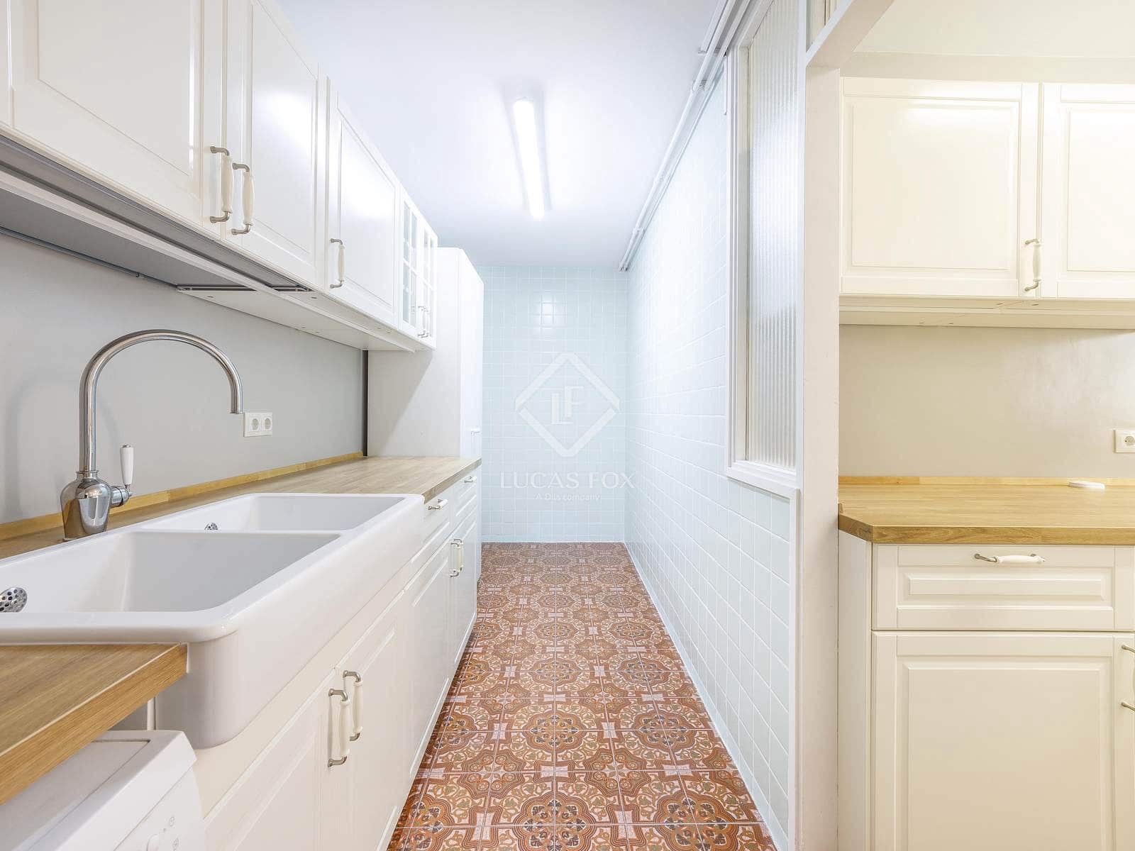 Apartamento de 6 habitaciones en València ciudad en alquiler - 2.700 € (Ref: 8936373)