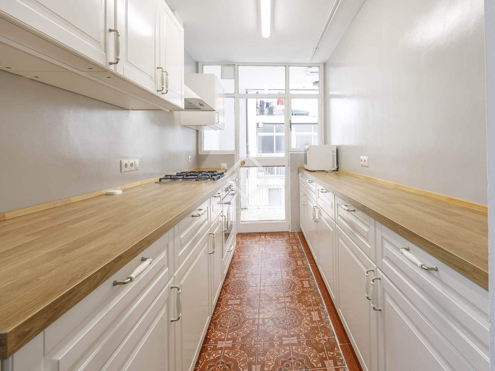 Apartamento de 6 habitaciones en València ciudad en alquiler - 2.700 € (Ref: 8936373)