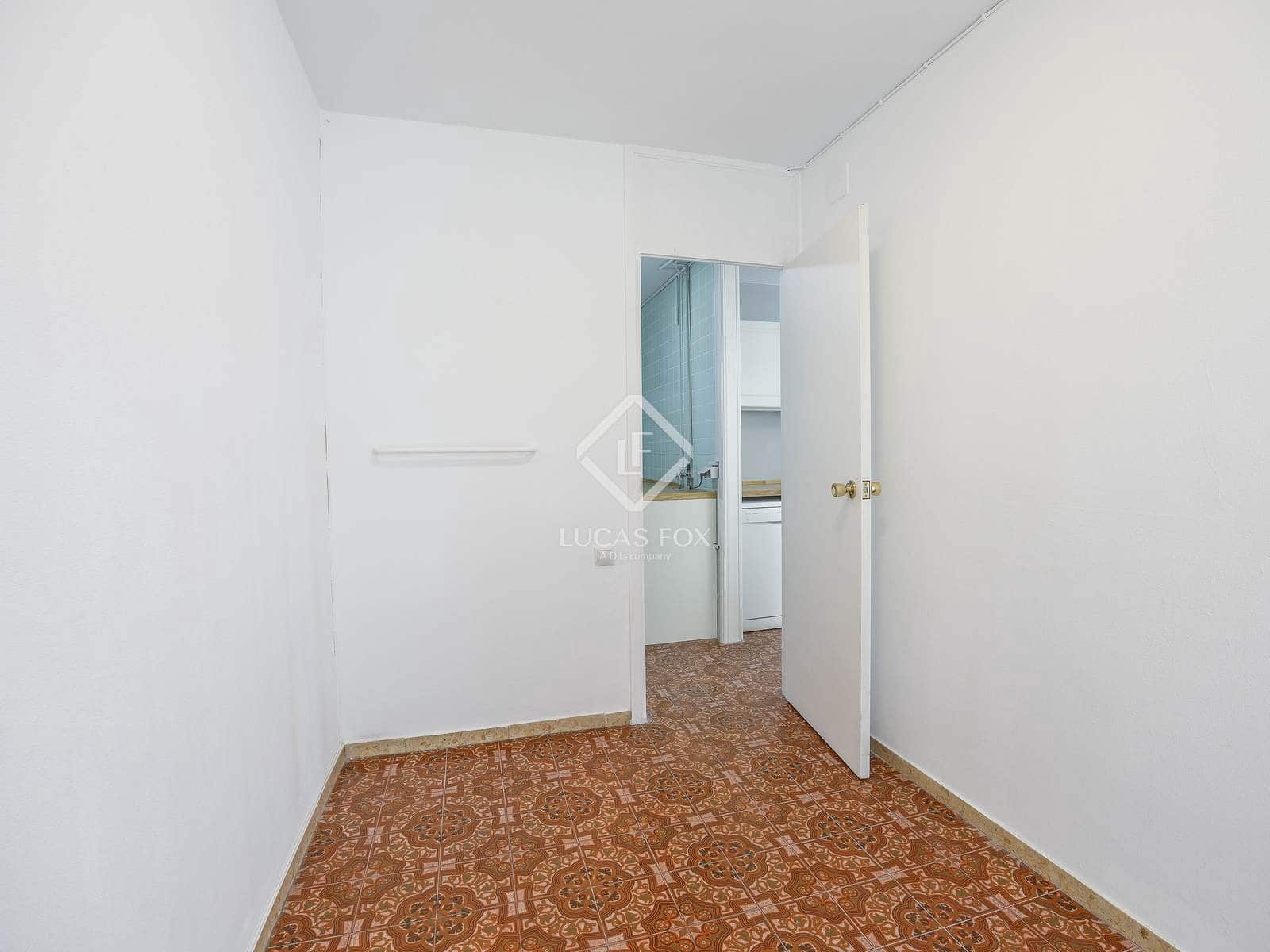 Apartamento de 6 habitaciones en València ciudad en alquiler - 2.700 € (Ref: 8936373)