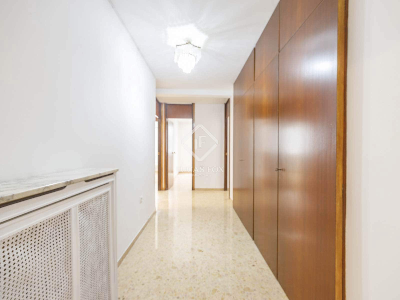 Apartamento de 6 habitaciones en València ciudad en alquiler - 2.700 € (Ref: 8936373)