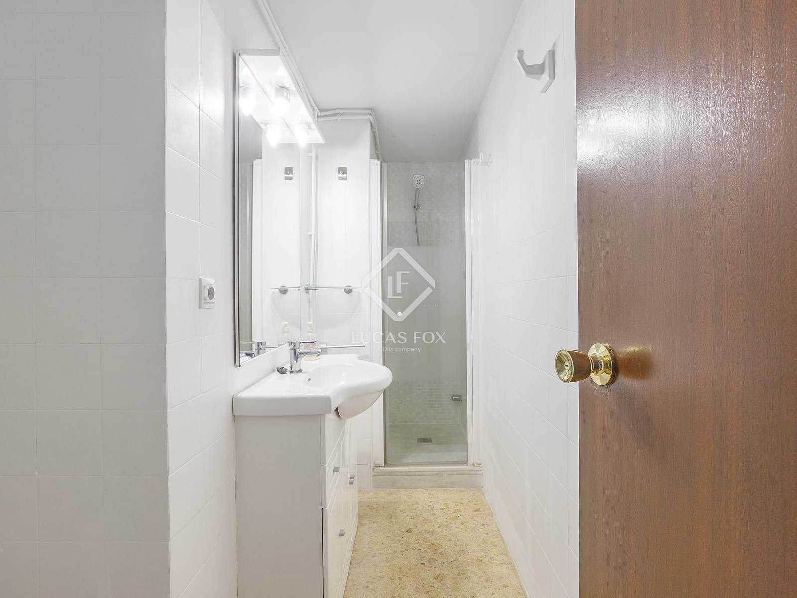 Apartamento de 6 habitaciones en València ciudad en alquiler - 2.700 € (Ref: 8936373)