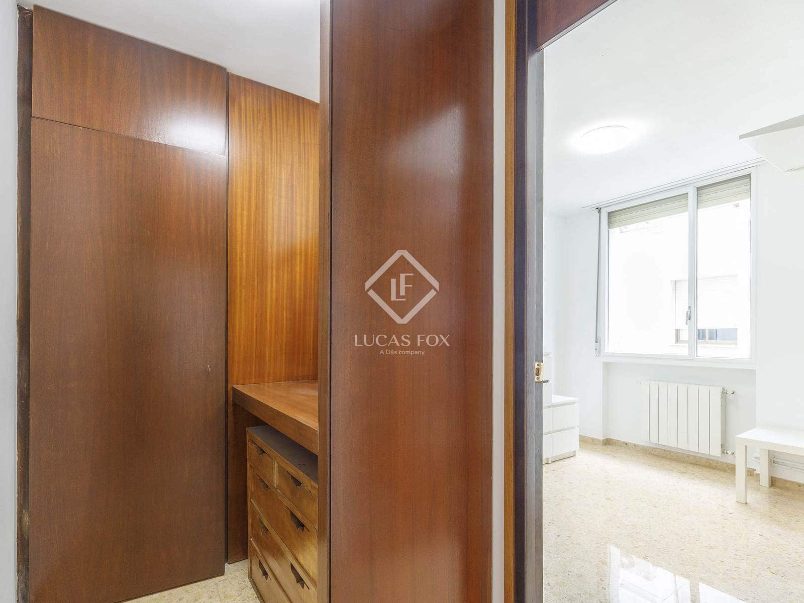 Apartamento de 6 habitaciones en València ciudad en alquiler - 2.700 € (Ref: 8936373)