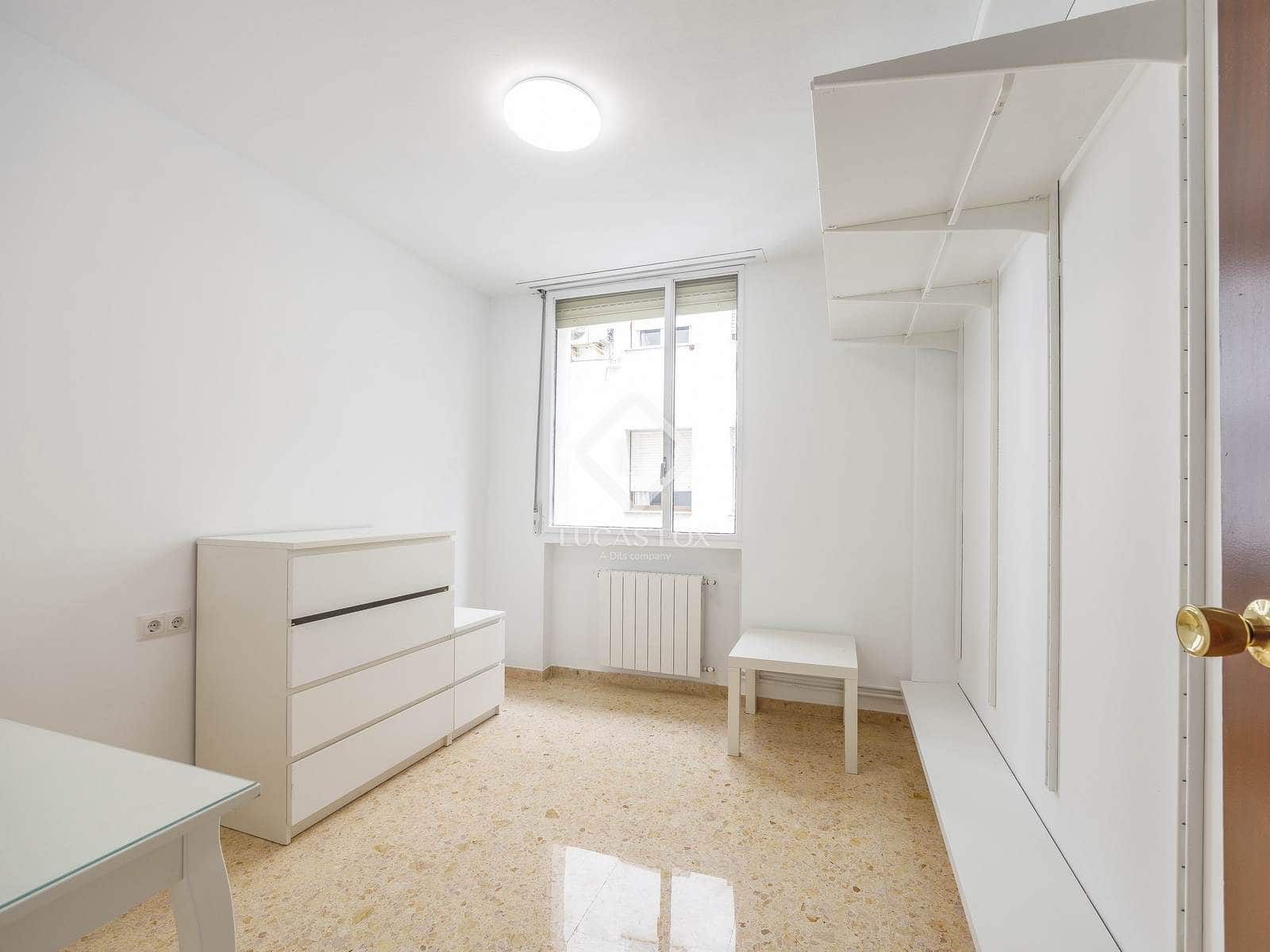 Apartamento de 6 habitaciones en València ciudad en alquiler - 2.700 € (Ref: 8936373)