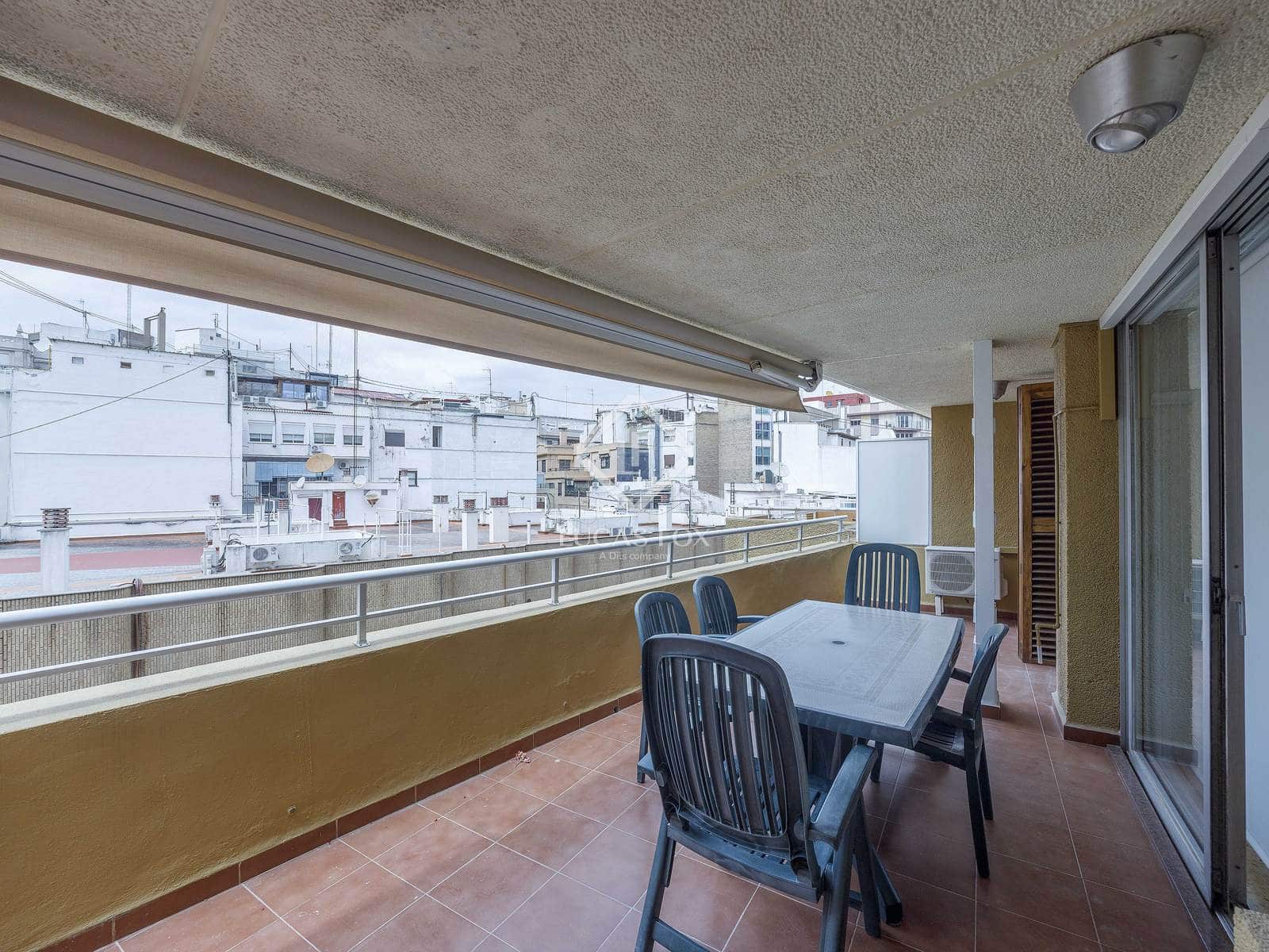 Apartamento de 6 habitaciones en València ciudad en alquiler - 2.700 € (Ref: 8936373)