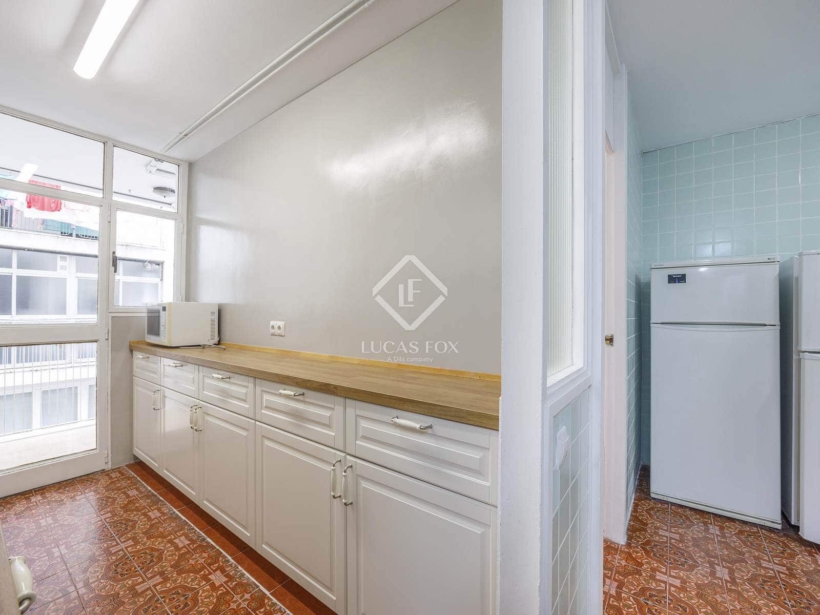 Apartamento de 6 habitaciones en València ciudad en alquiler - 2.700 € (Ref: 8936373)