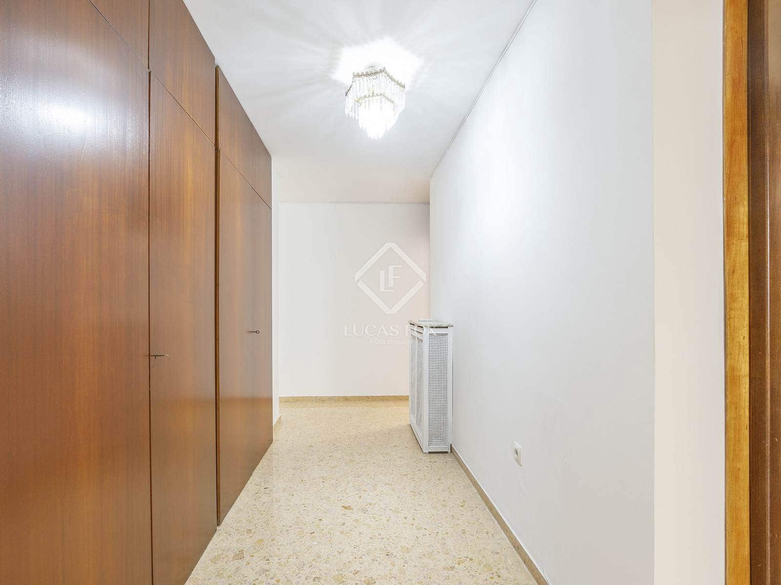 Apartamento de 6 habitaciones en València ciudad en alquiler - 2.700 € (Ref: 8936373)