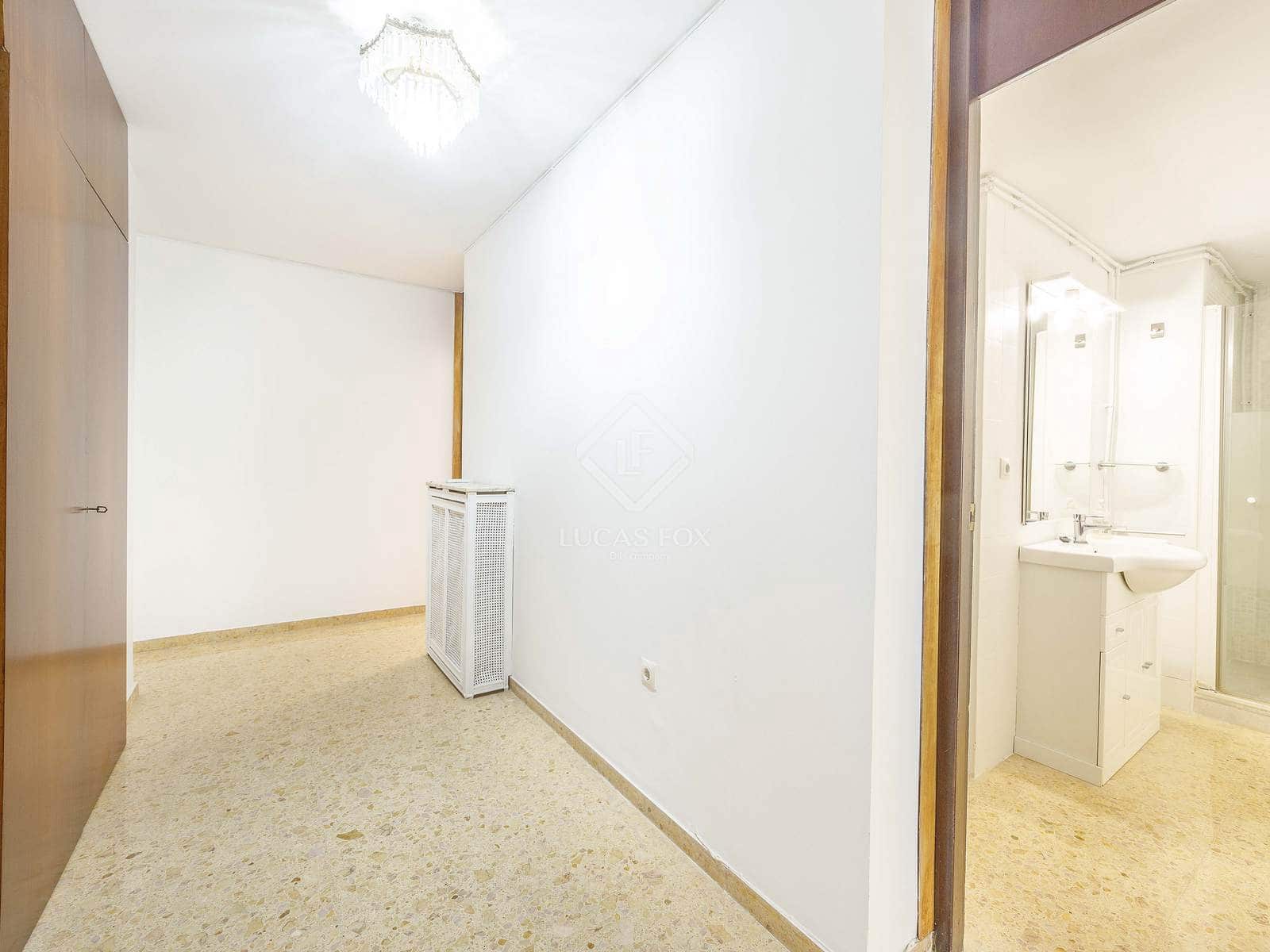 Apartamento de 6 habitaciones en València ciudad en alquiler - 2.700 € (Ref: 8936373)
