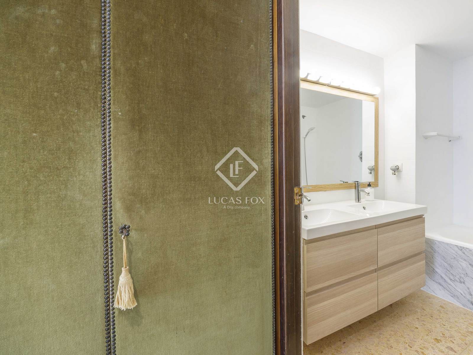 Apartamento de 6 habitaciones en València ciudad en alquiler - 2.700 € (Ref: 8936373)