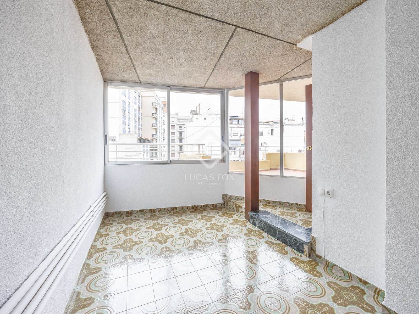 Apartamento de 6 habitaciones en València ciudad en alquiler - 2.700 € (Ref: 8936373)