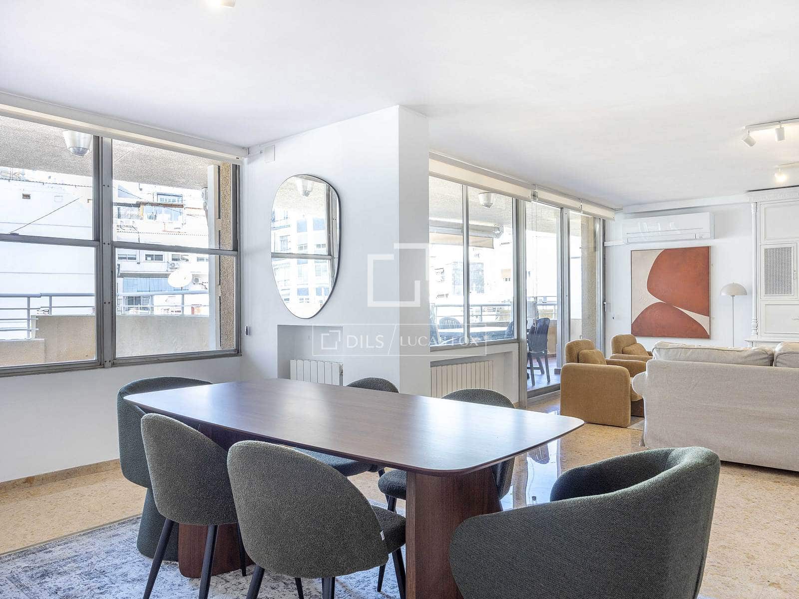 Apartamento de 6 habitaciones en València ciudad en alquiler - 2.700 € (Ref: 8936373)