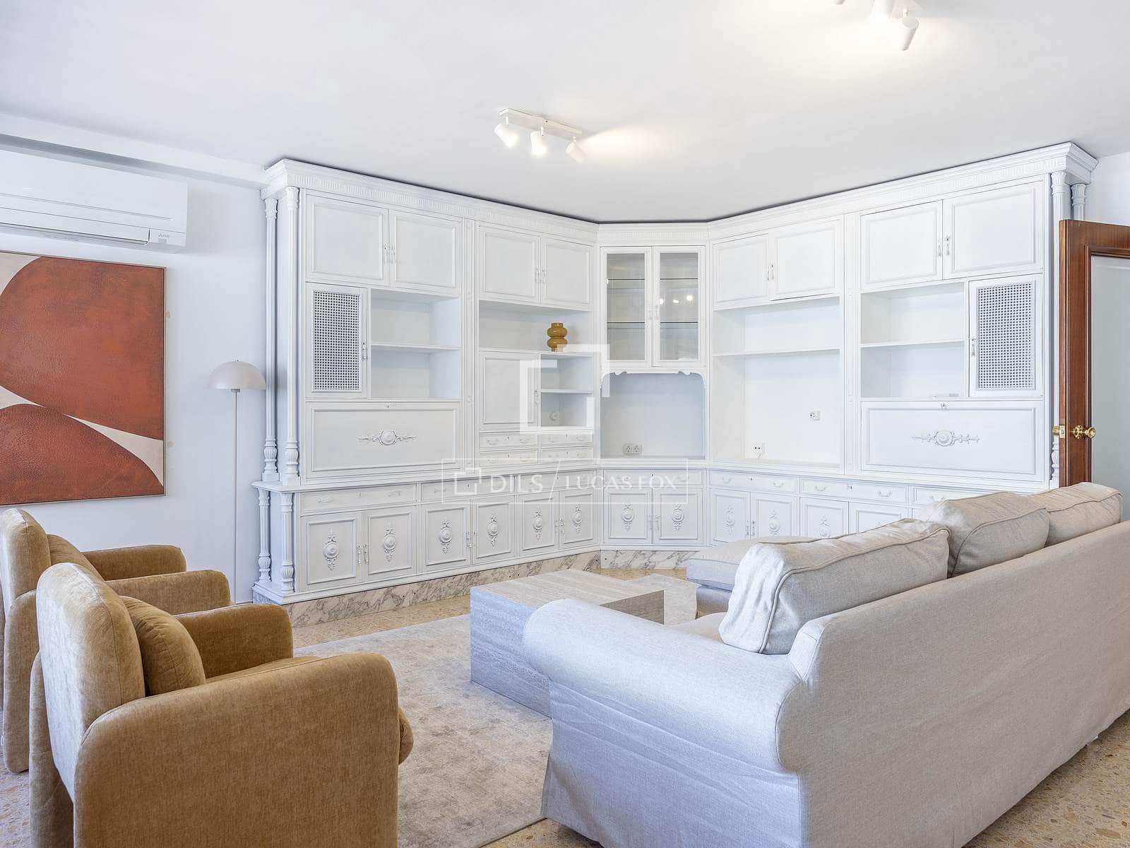 Apartamento de 6 habitaciones en València ciudad en alquiler - 2.700 € (Ref: 8936373)