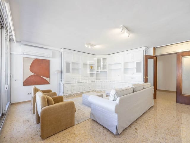 Apartamento de 6 habitaciones en València ciudad en alquiler - 2.700 € (Ref: 8936373)