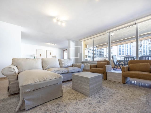 Apartamento de 6 habitaciones en València ciudad en alquiler - 2.700 € (Ref: 8936373)