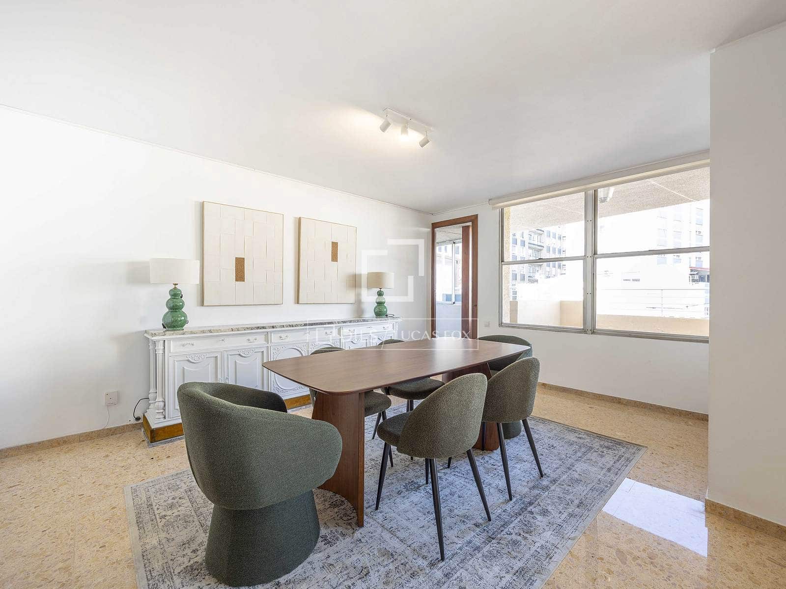 Apartamento de 6 habitaciones en València ciudad en alquiler - 2.700 € (Ref: 8936373)