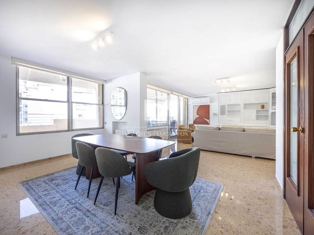 Apartamento de 6 habitaciones en València ciudad en alquiler - 2.700 € (Ref: 8936373)