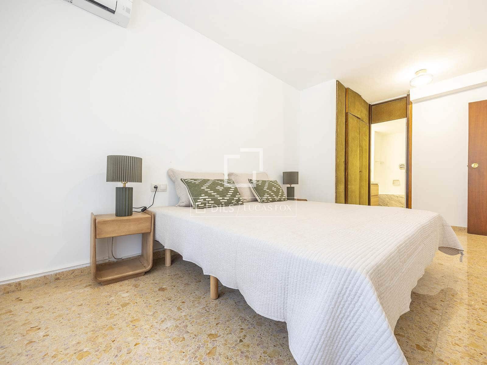 Apartamento de 6 habitaciones en València ciudad en alquiler - 2.700 € (Ref: 8936373)