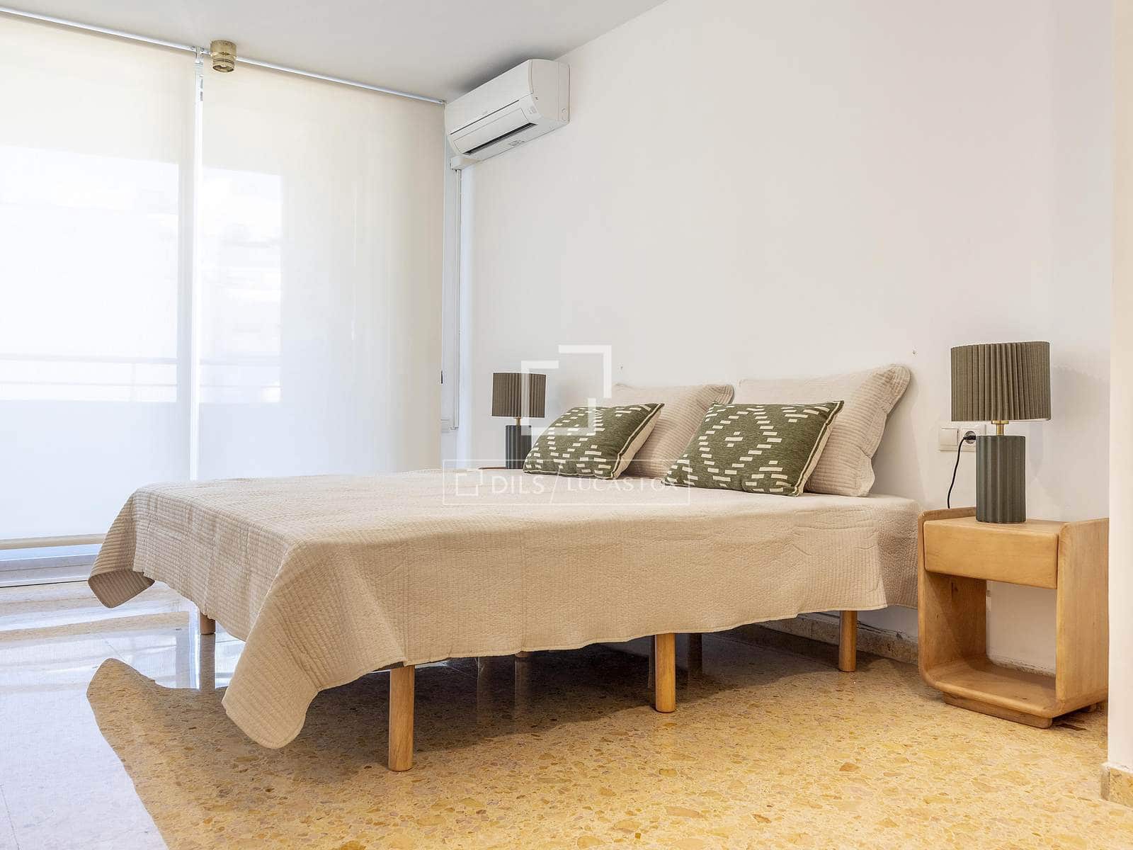 Apartamento de 6 habitaciones en València ciudad en alquiler - 2.700 € (Ref: 8936373)