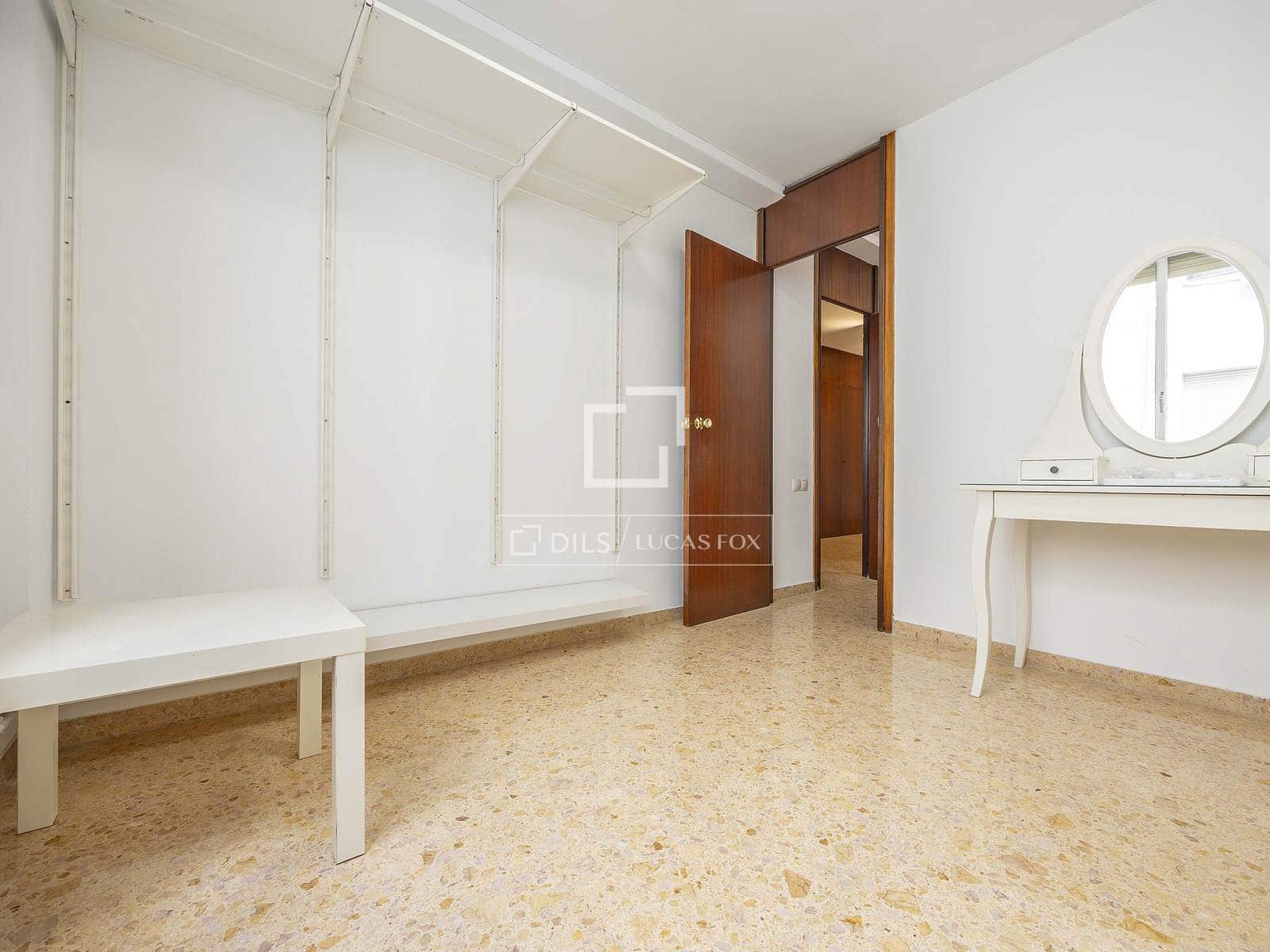 Apartamento de 6 habitaciones en València ciudad en alquiler - 2.700 € (Ref: 8936373)