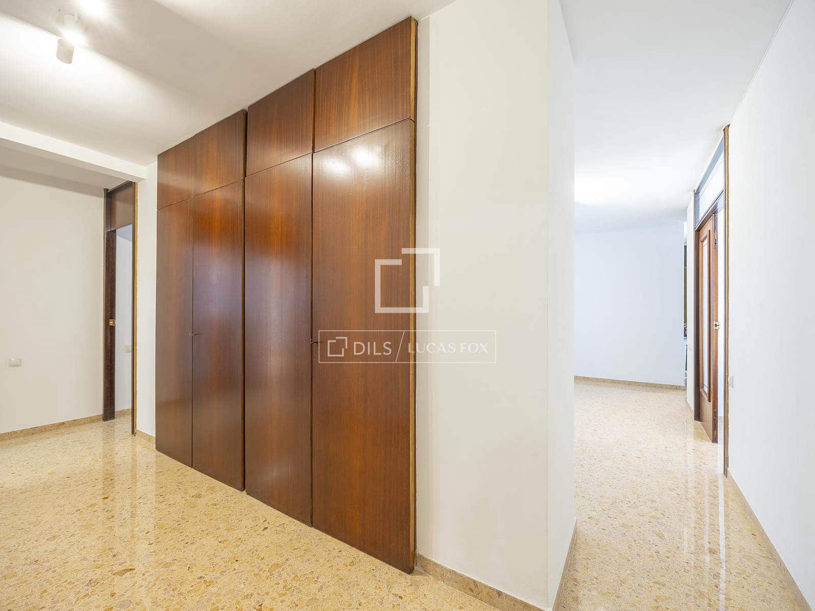 Apartamento de 6 habitaciones en València ciudad en alquiler - 2.700 € (Ref: 8936373)